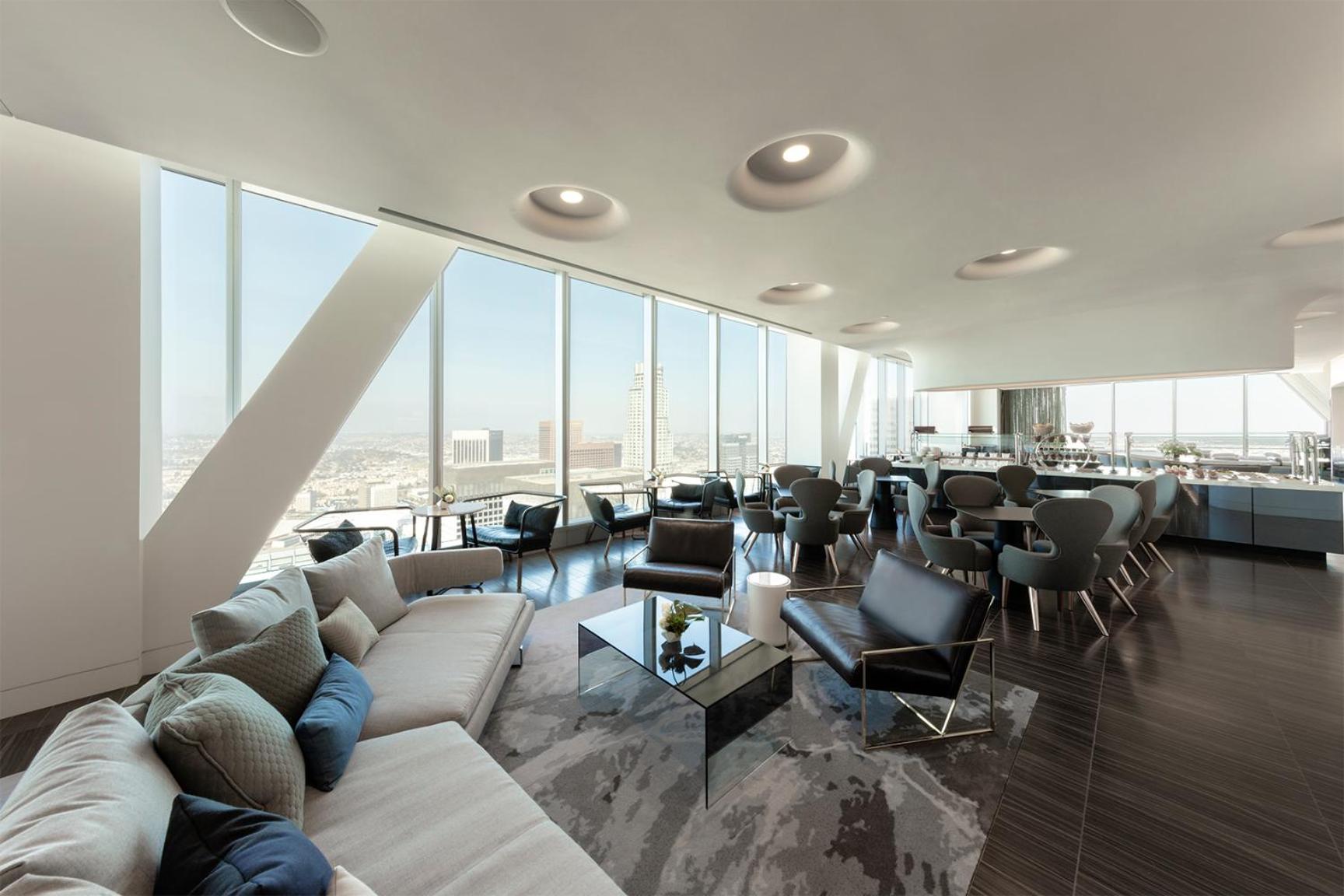 1 King Bed Club City View - Photo 4