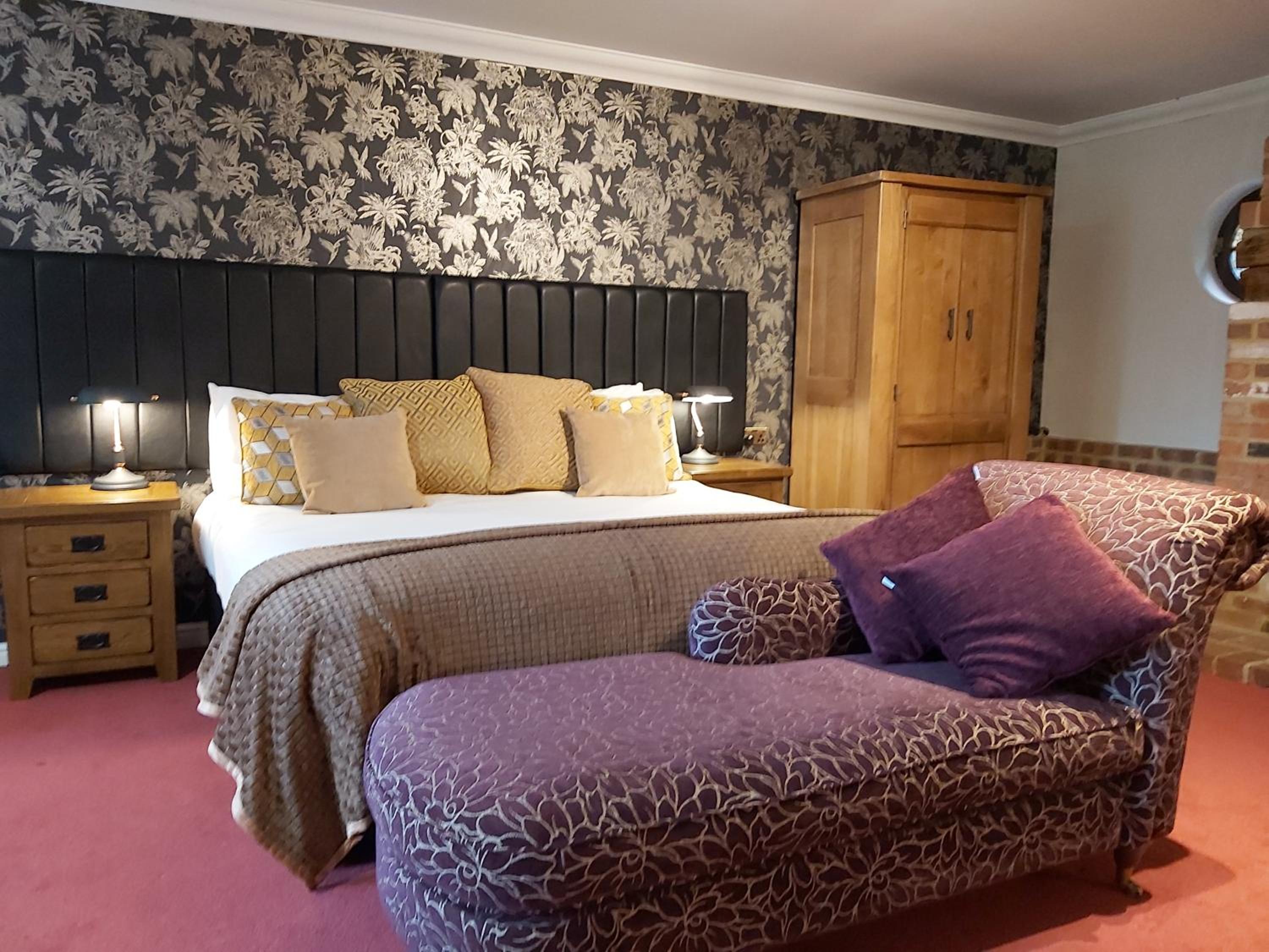 Deluxe Suite photo 3