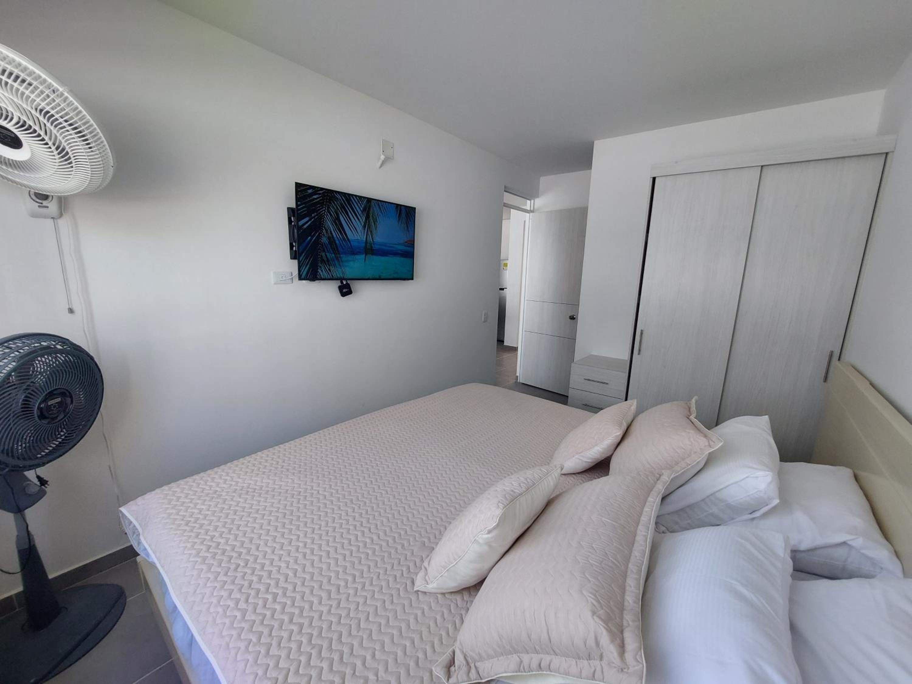 Three-Bedroom Apartment photo 2
