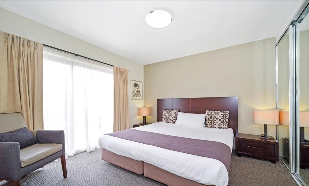 One-Bedroom Apartment - Photo 6