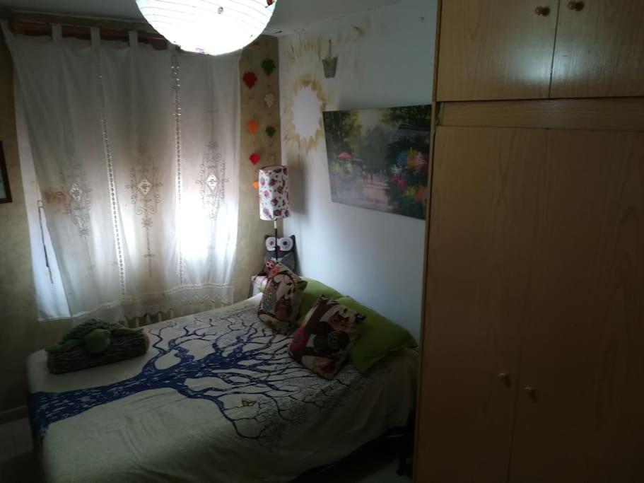 Apartamento de dos habitaciones con balcón y vista al mar
