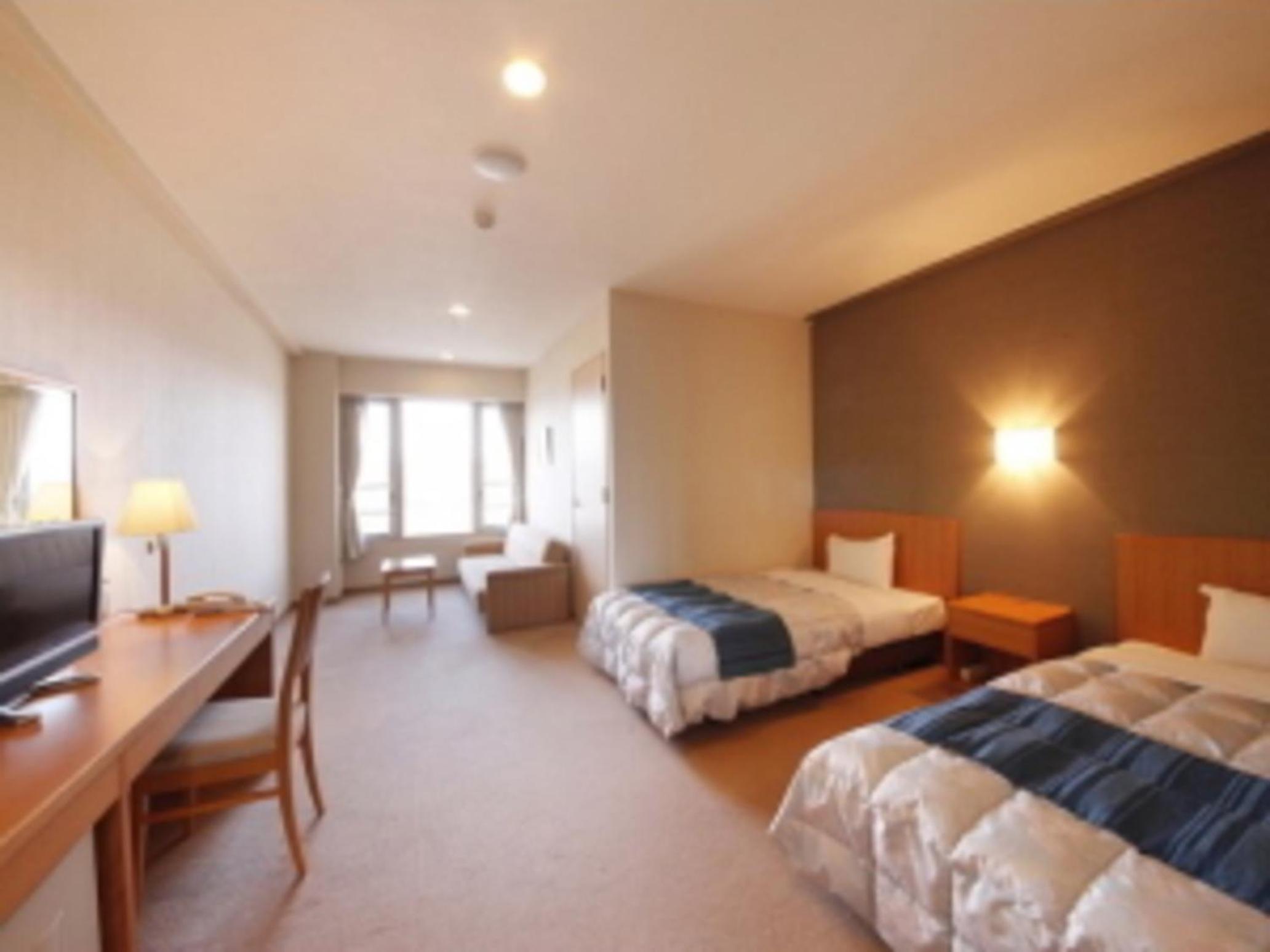 Twin Room - Non-Smoking - Main Building photo 3
