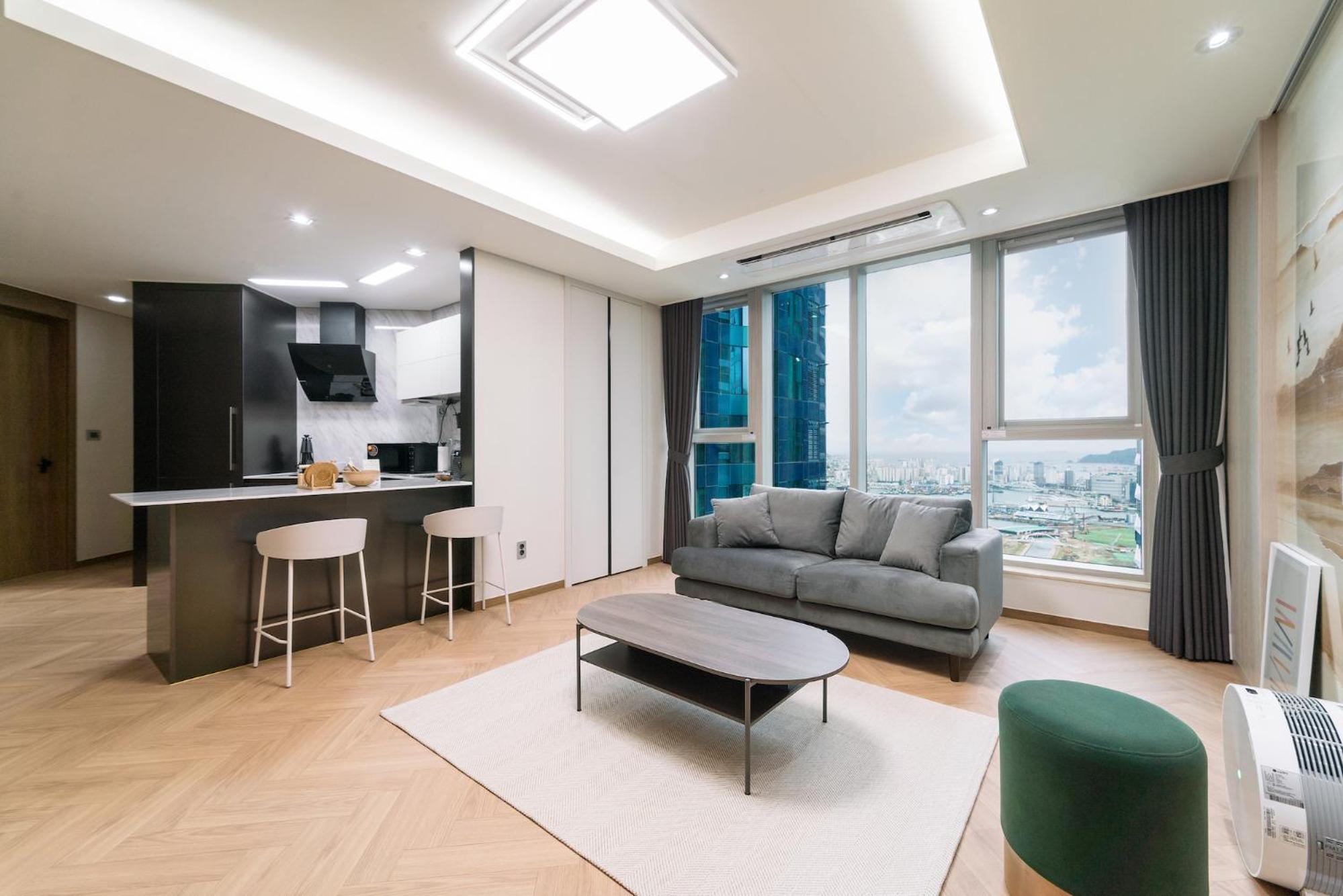 Premier Suite Wide photo 3