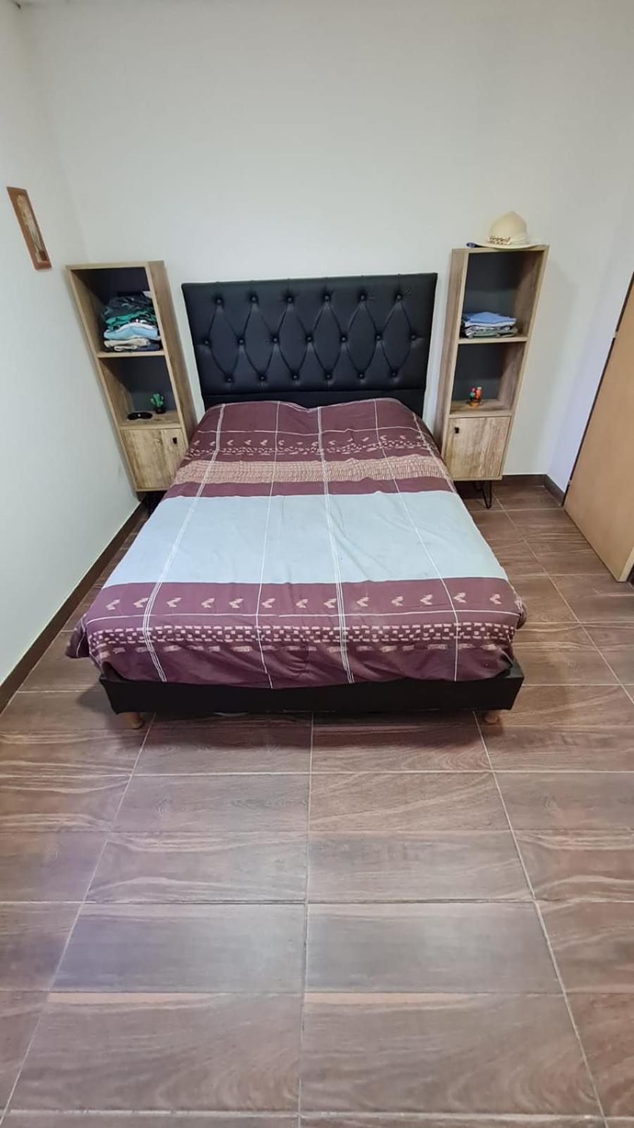 One-Bedroom House photo 1