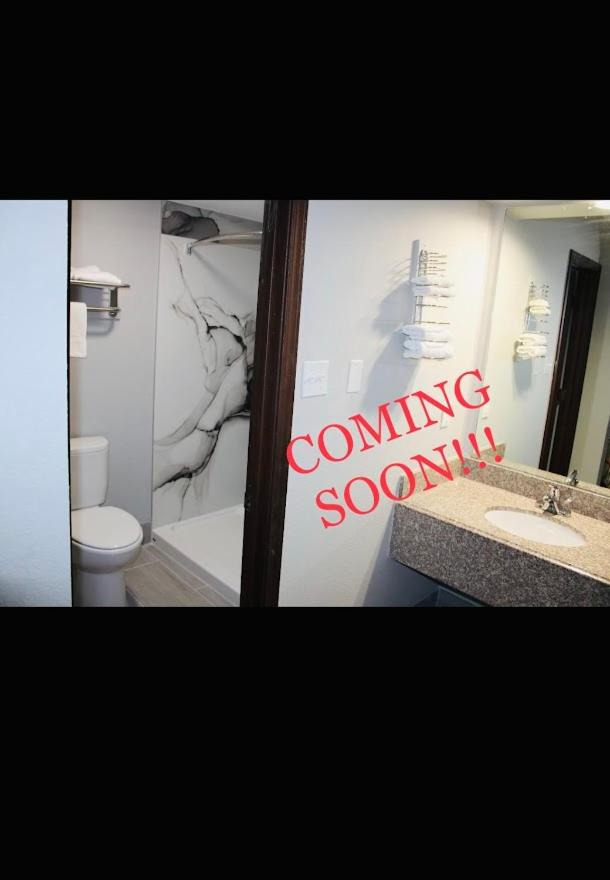 King Room - Non-Smoking photo 2