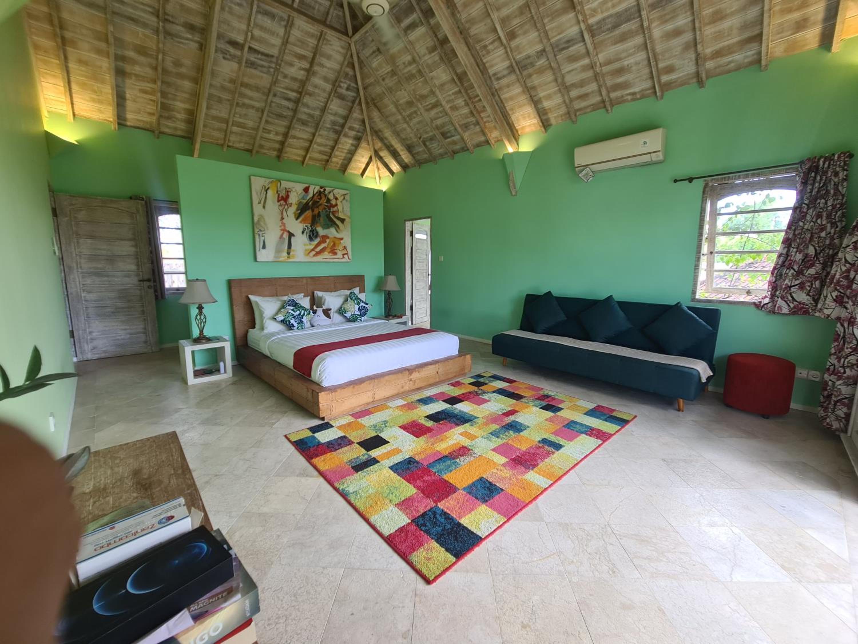 Three-Bedroom Villa - Photo 6