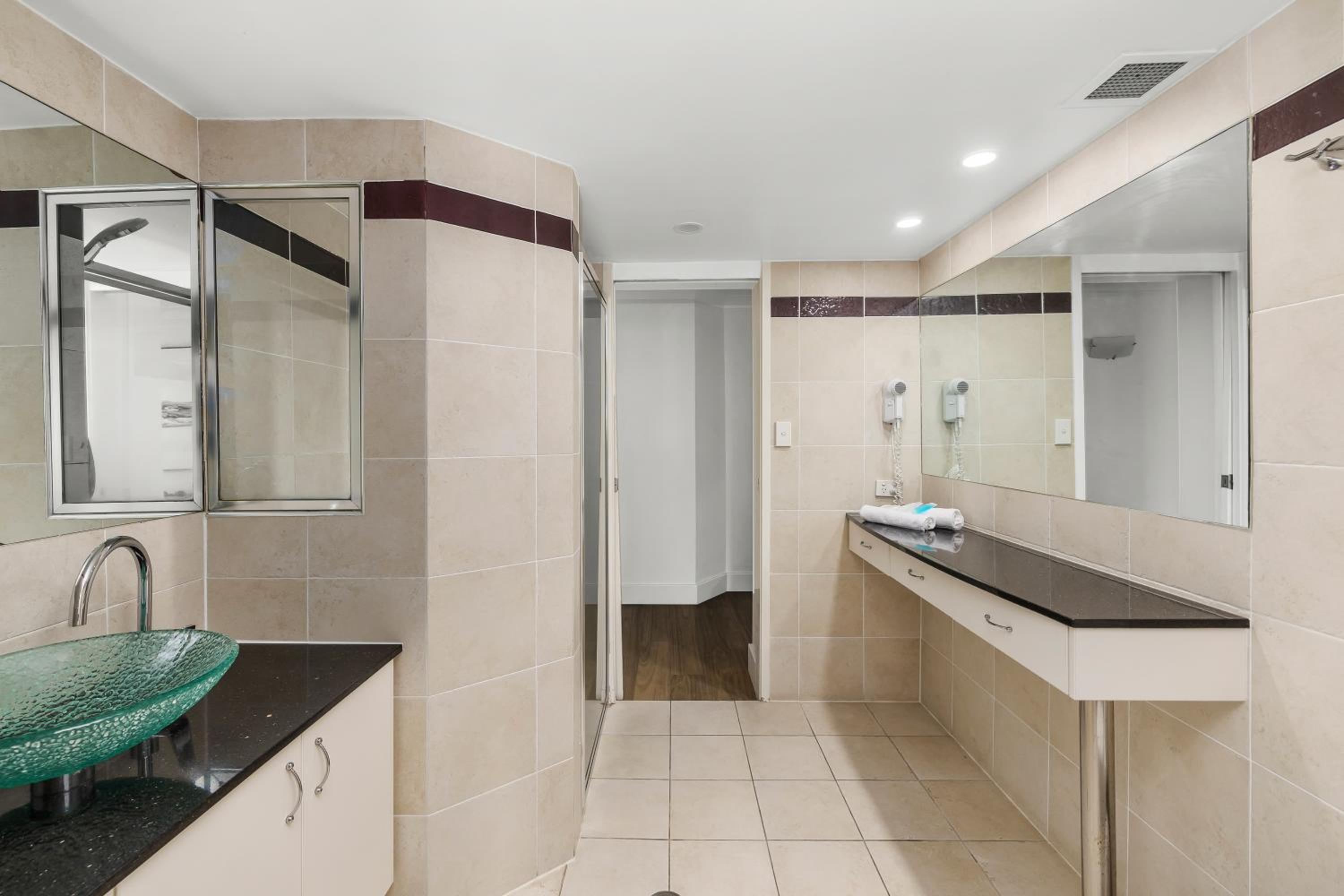 Superior Two-Bedroom Apartment - Ground Floor - Photo 11