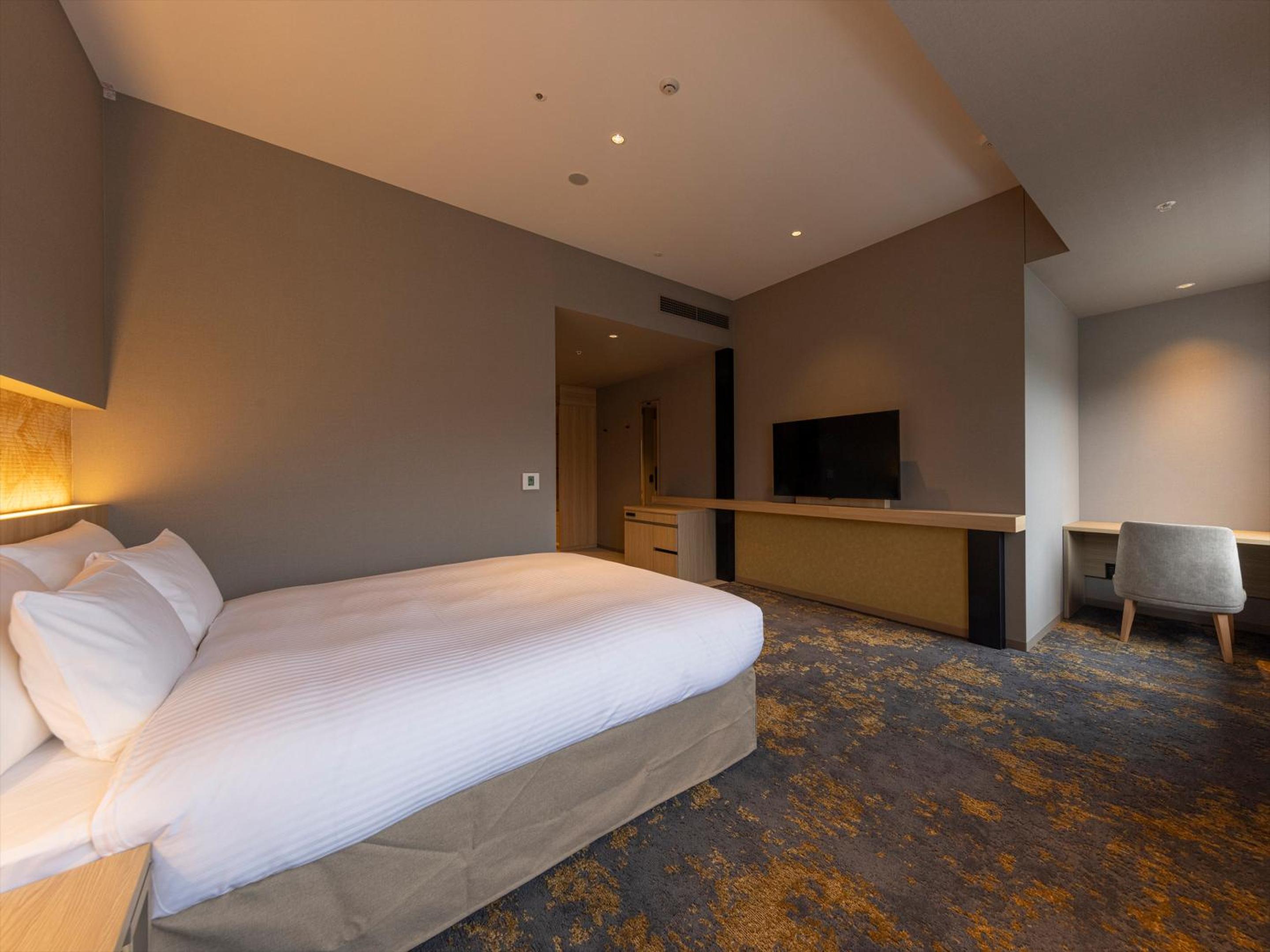 Universal Room (2 Adults) - Non-Smoking - Photo 13