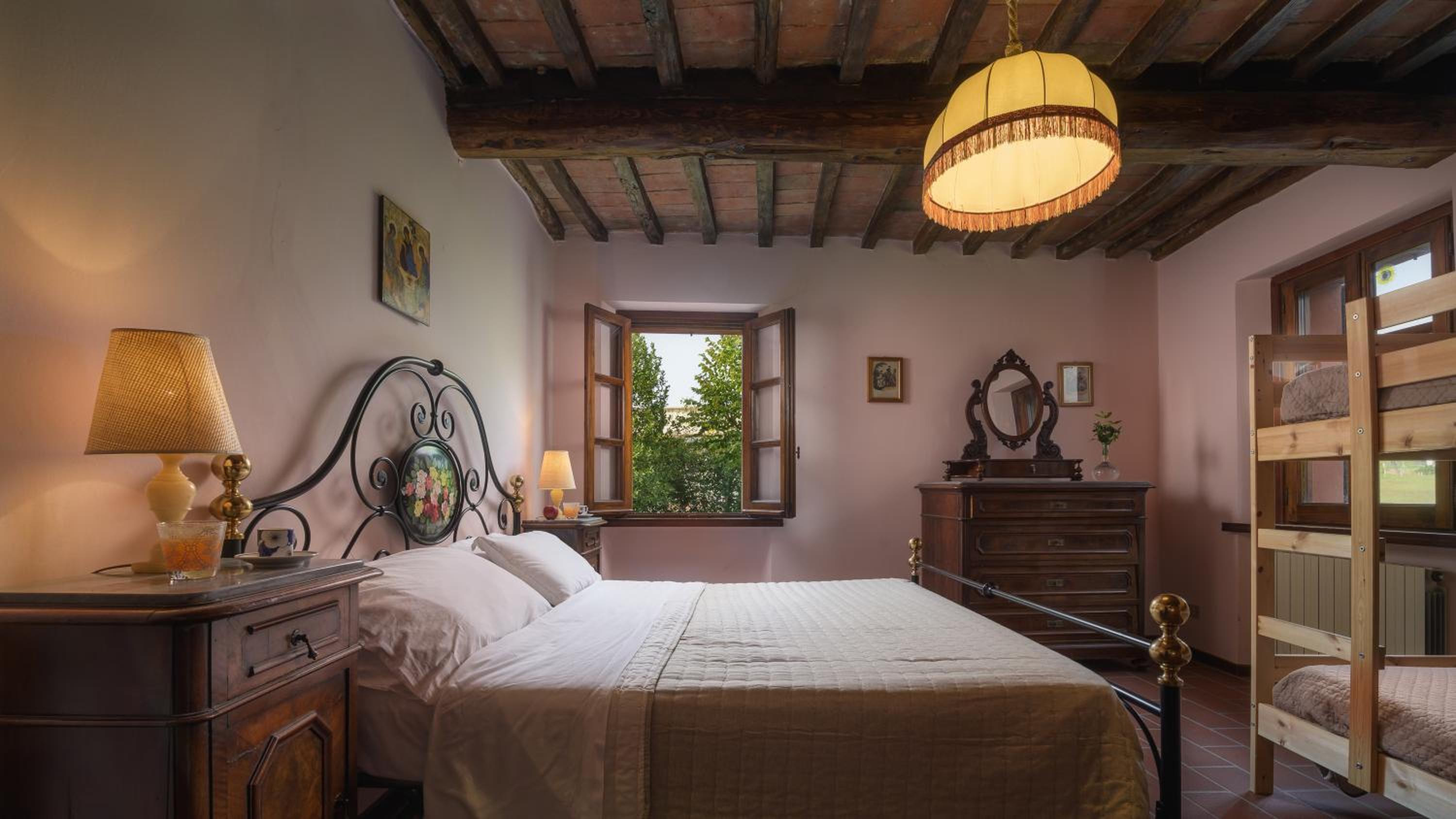 Six-Bedroom Villa  photo 3