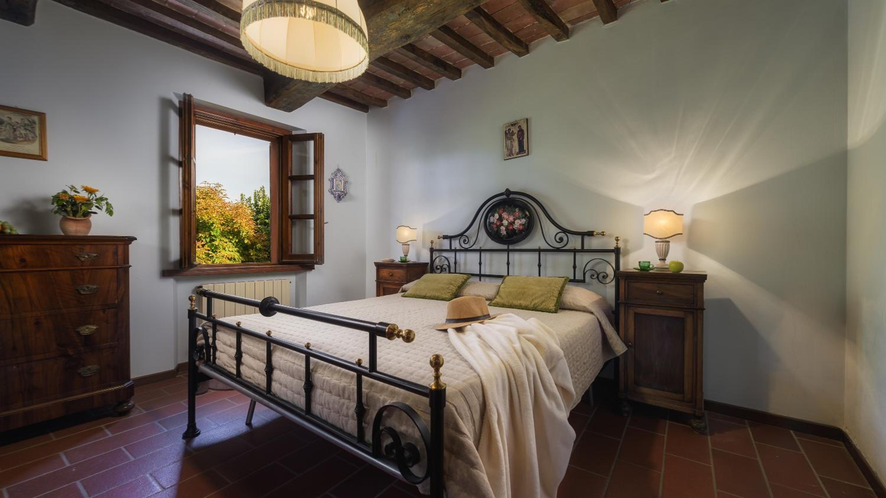 Six-Bedroom Villa  photo 2