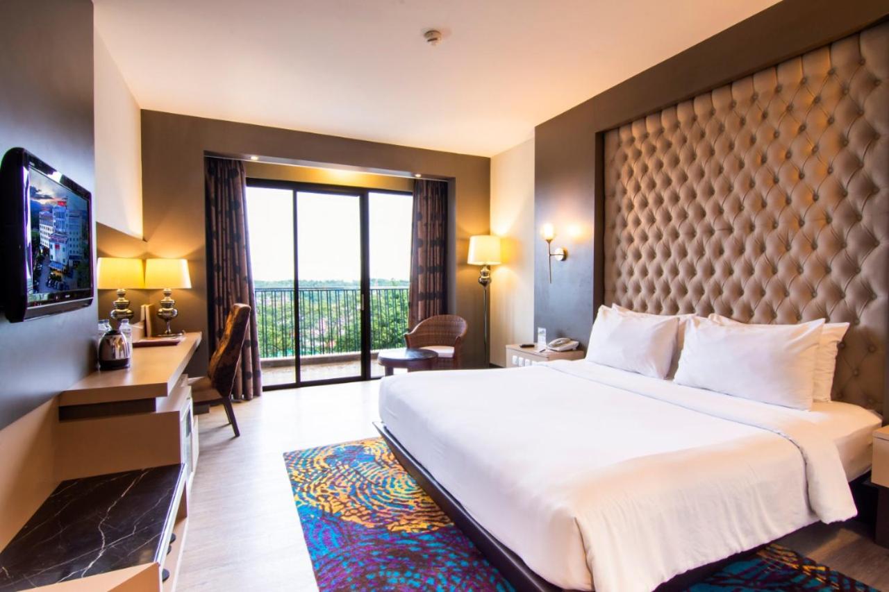 Grand Deluxe King Room
