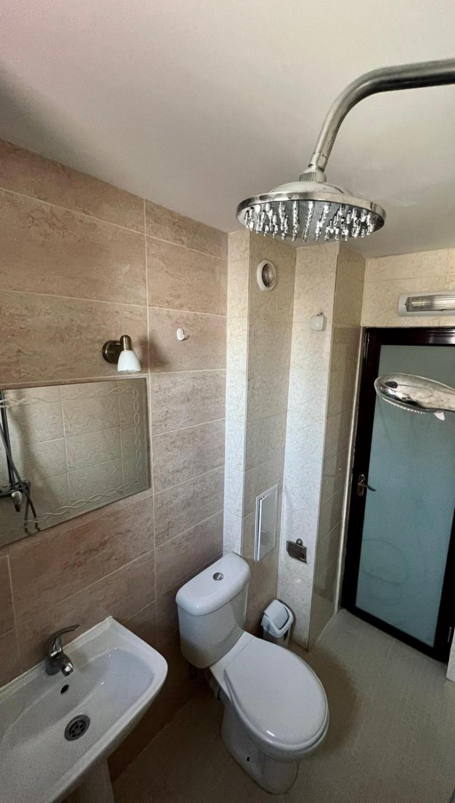 One-Bedroom Apartment - Photo 7