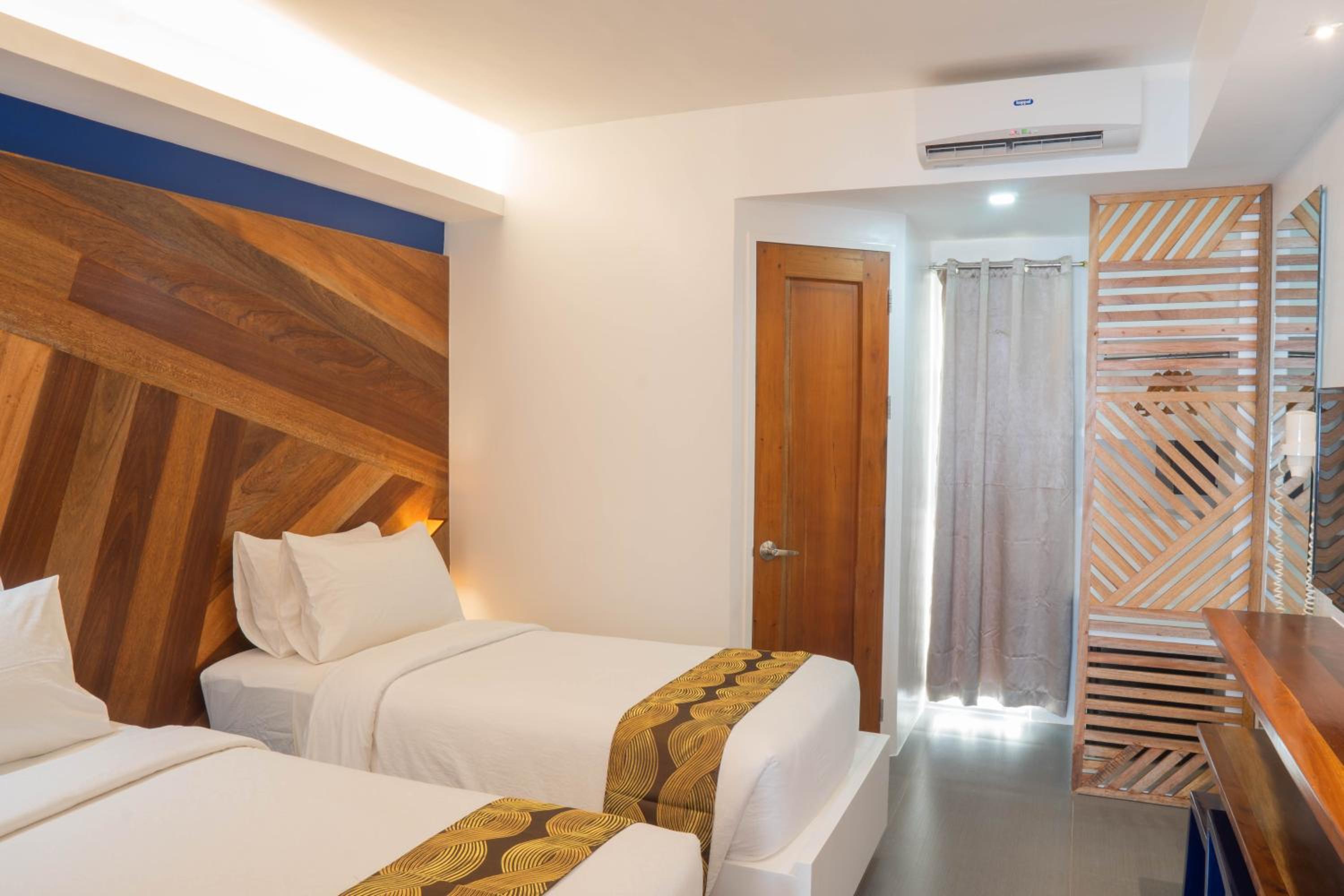 Twin Room - Photo 6