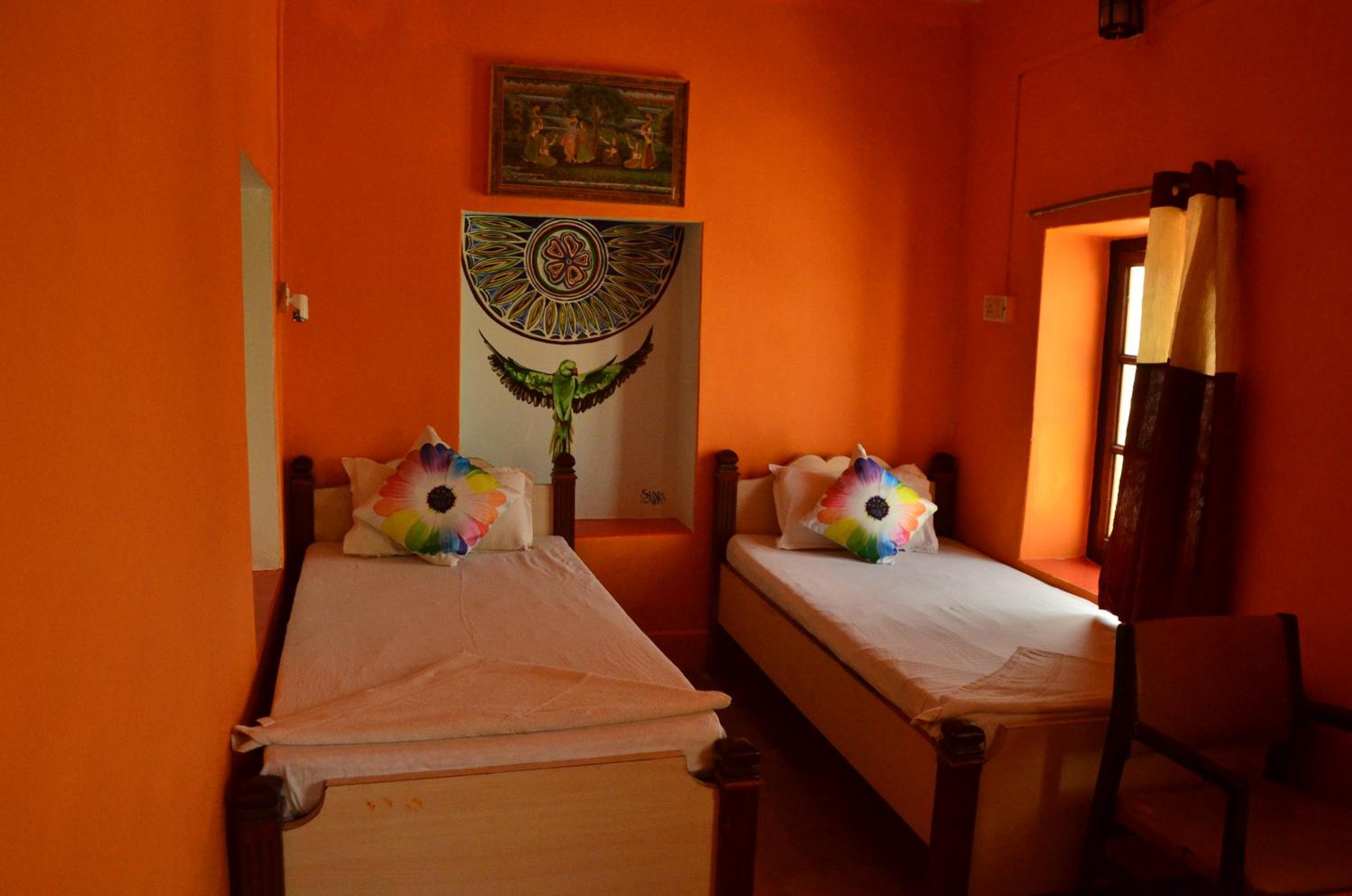 Standard Double Room - Photo 12