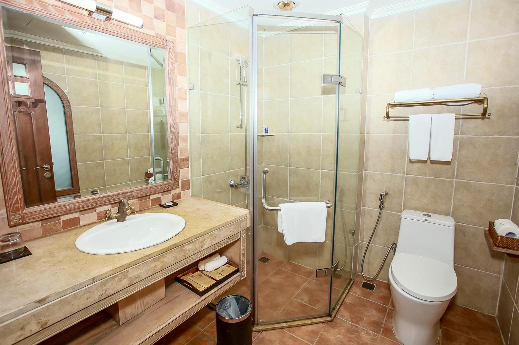 Deluxe Double Room with Mountain View - Photo 7