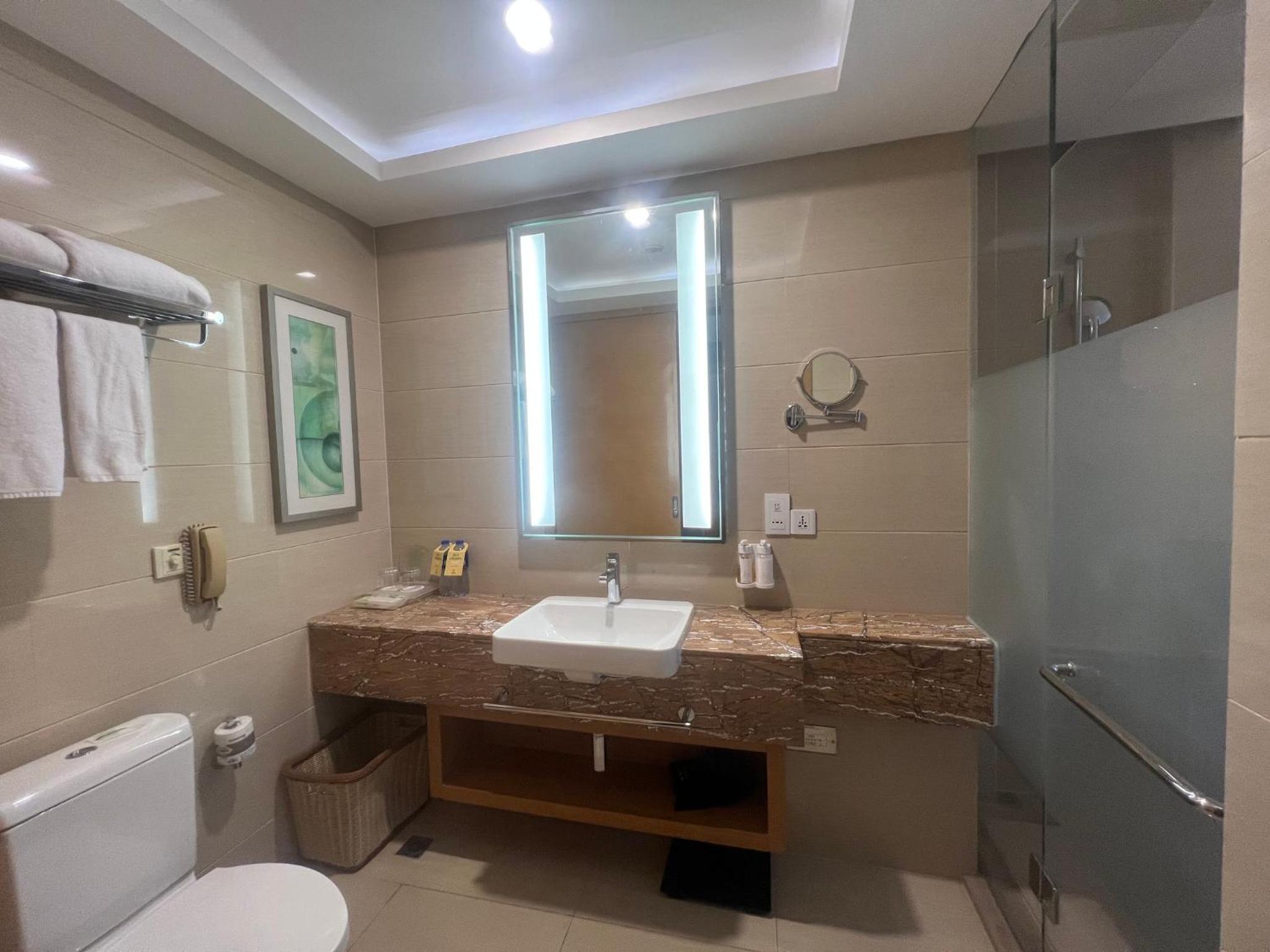 Premium Twin Room - High Floor photo 1