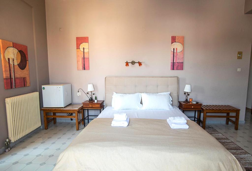 Double or Twin Room - Photo 2