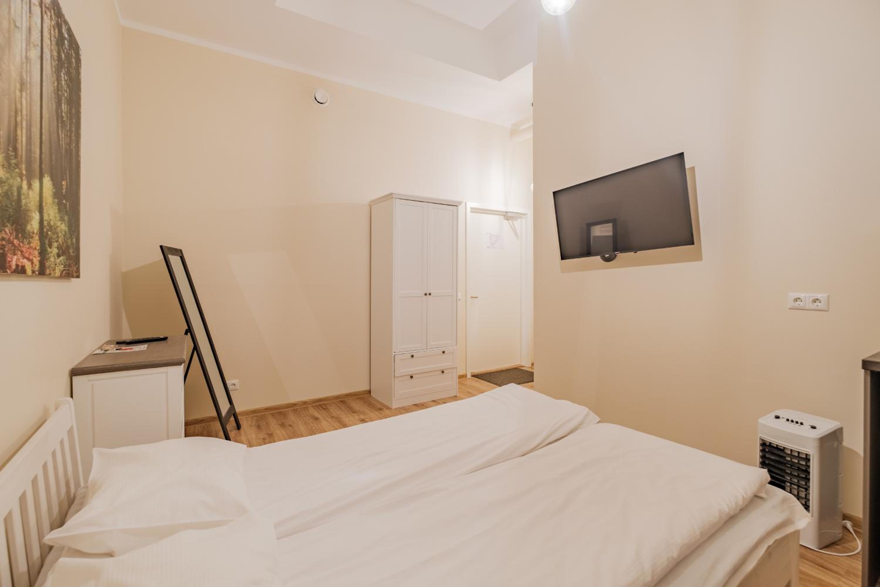 Double Room without window - Photo 2