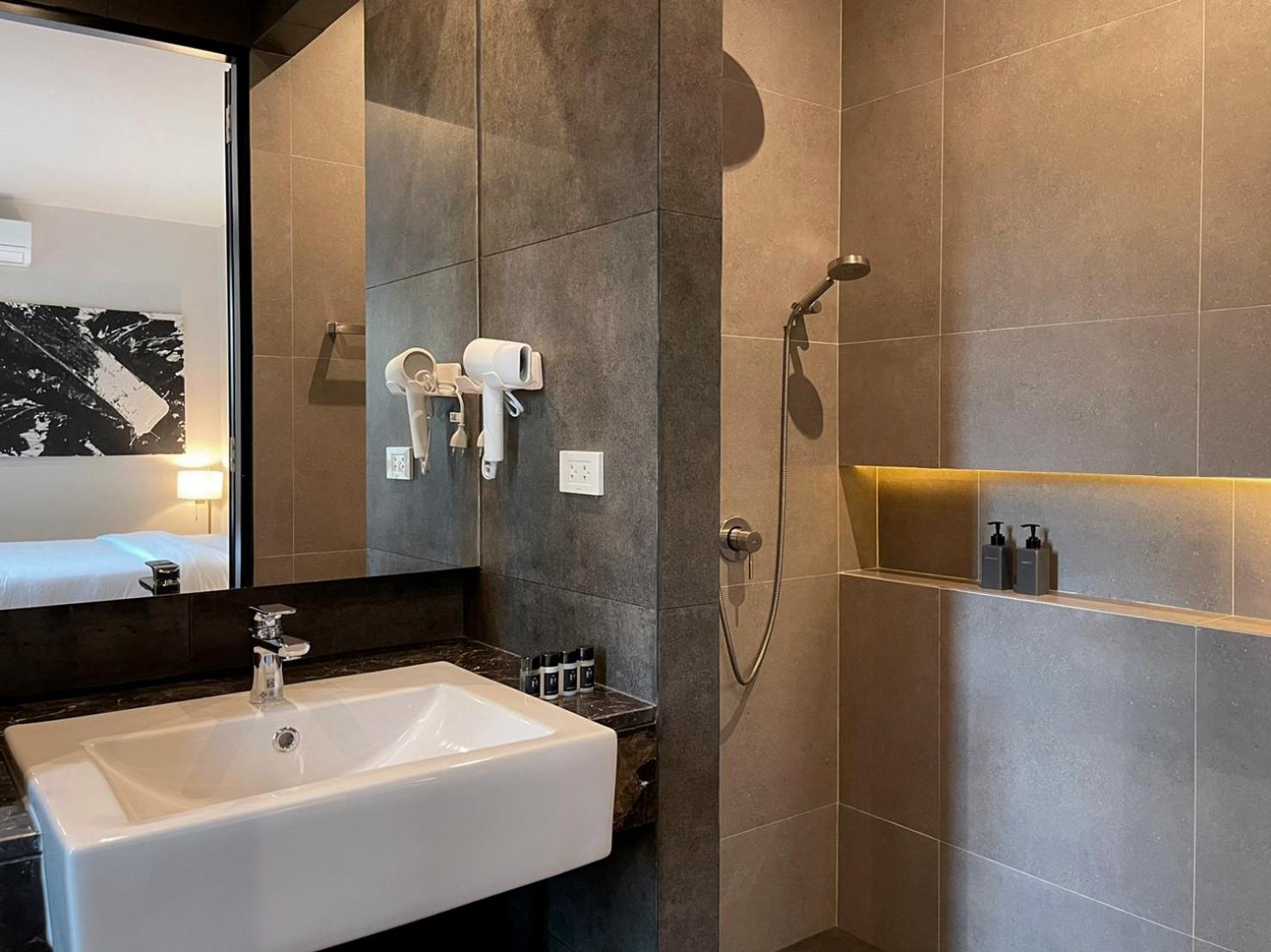 Small Double Room - Photo 2