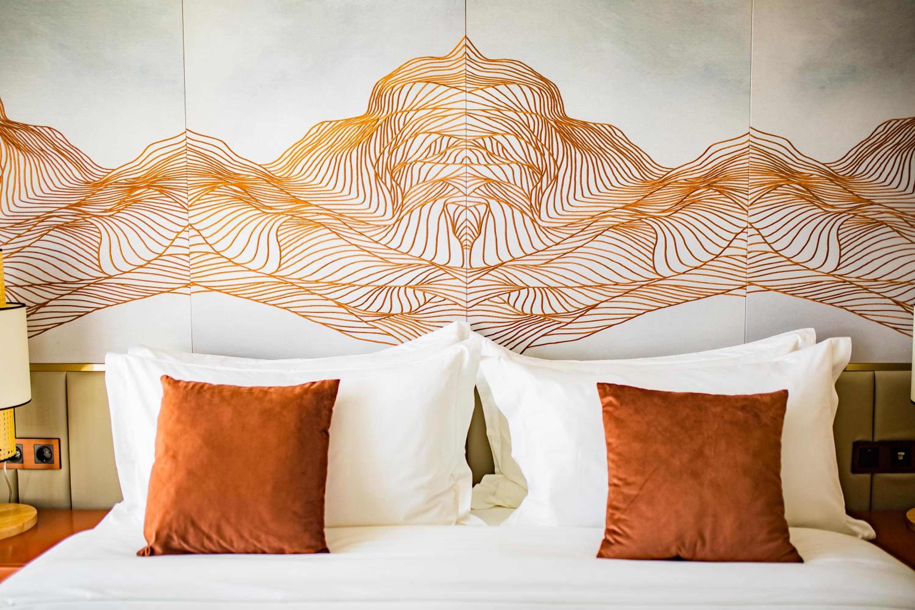 Standard King Room with Free Parking - Photo 1
