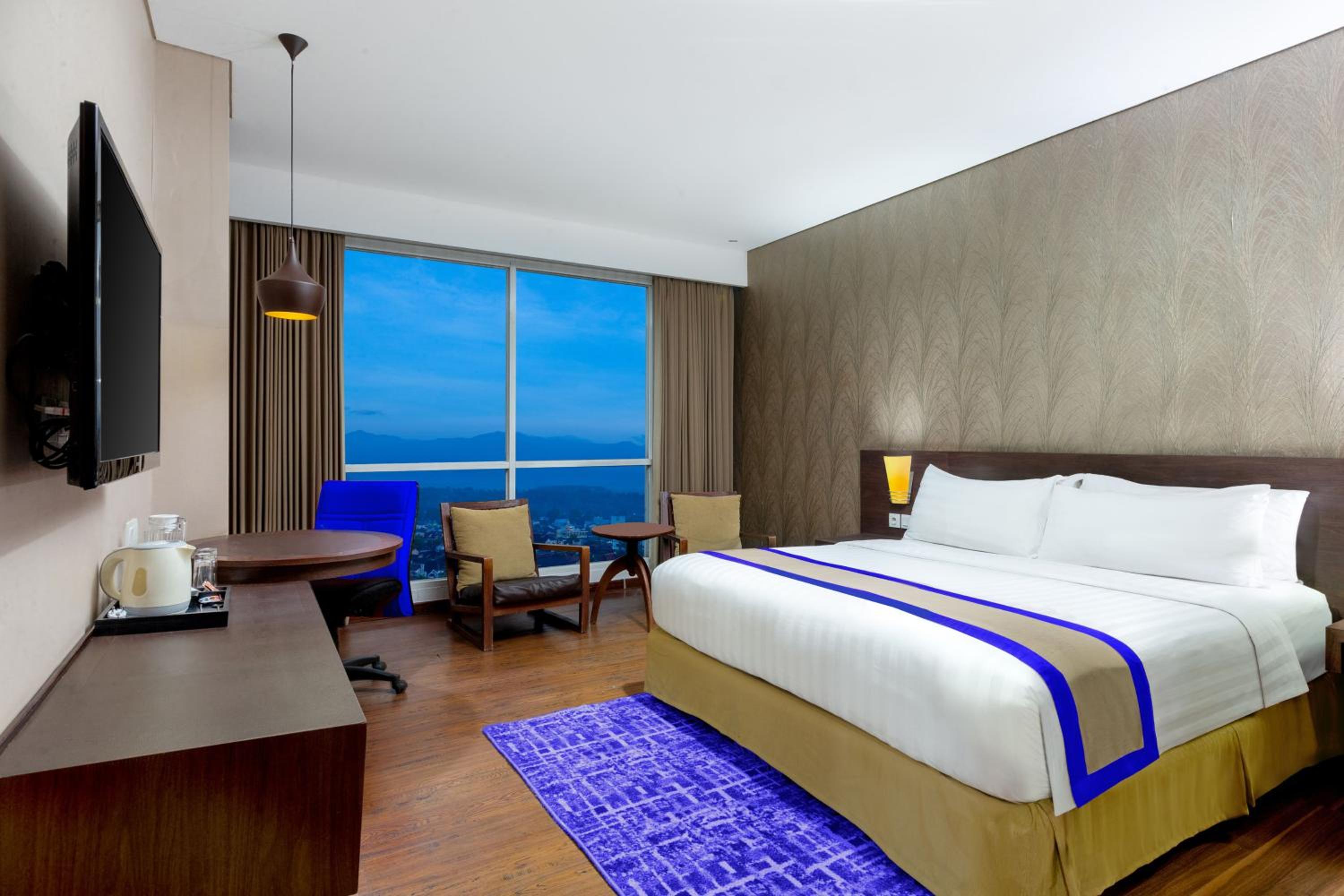 Executive Suite photo 2