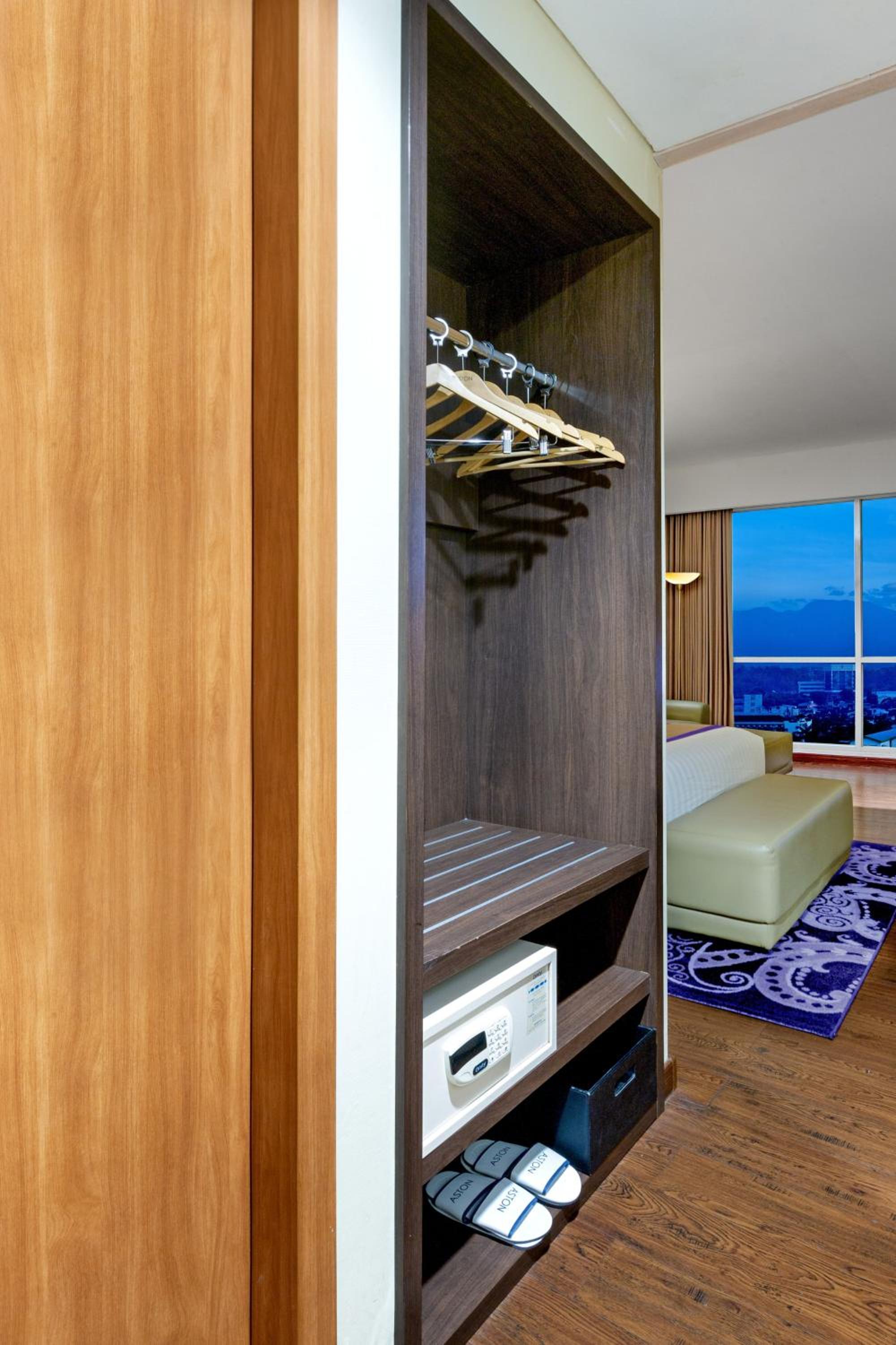 Executive Suite photo 3