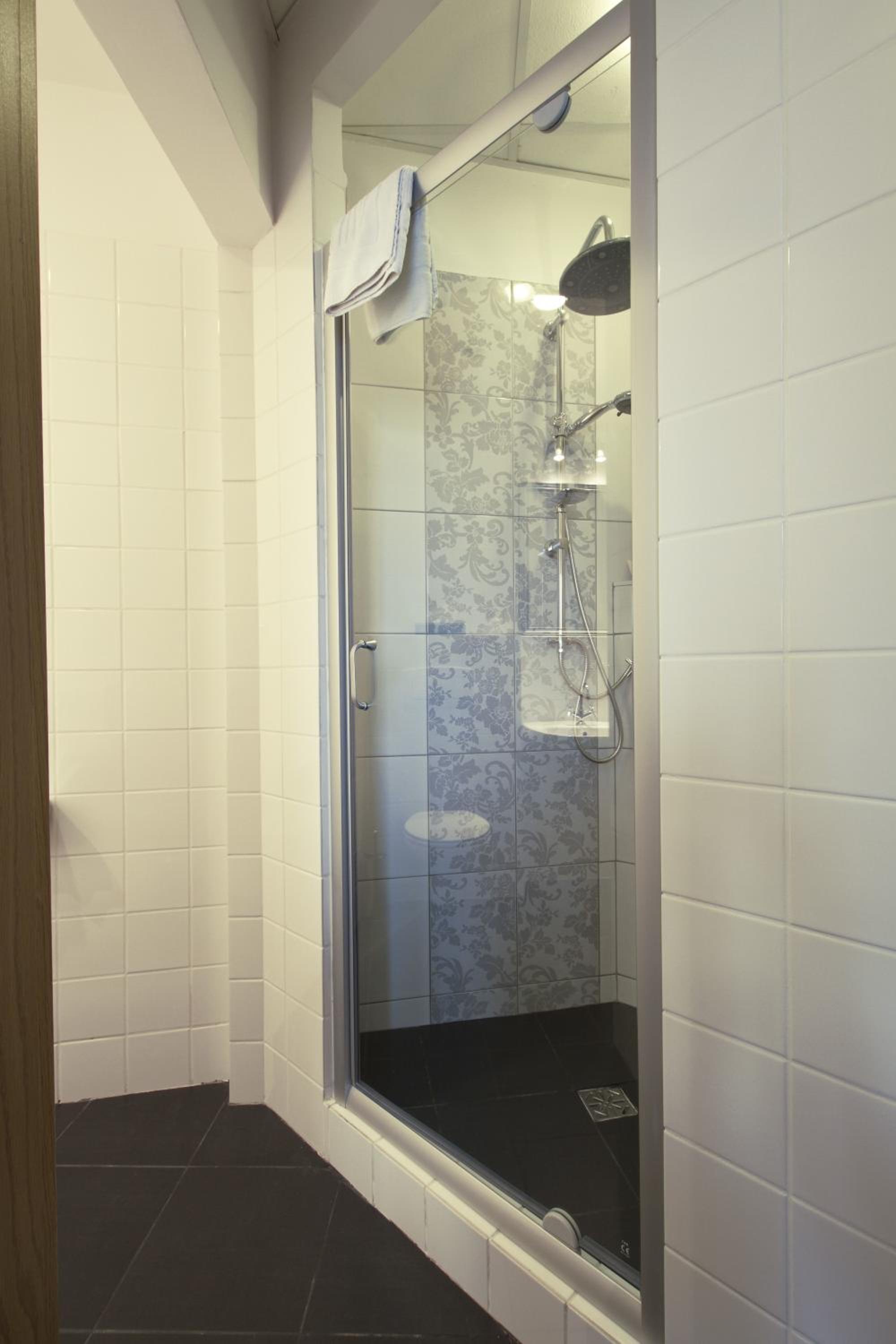Standard Double Room - Photo 3