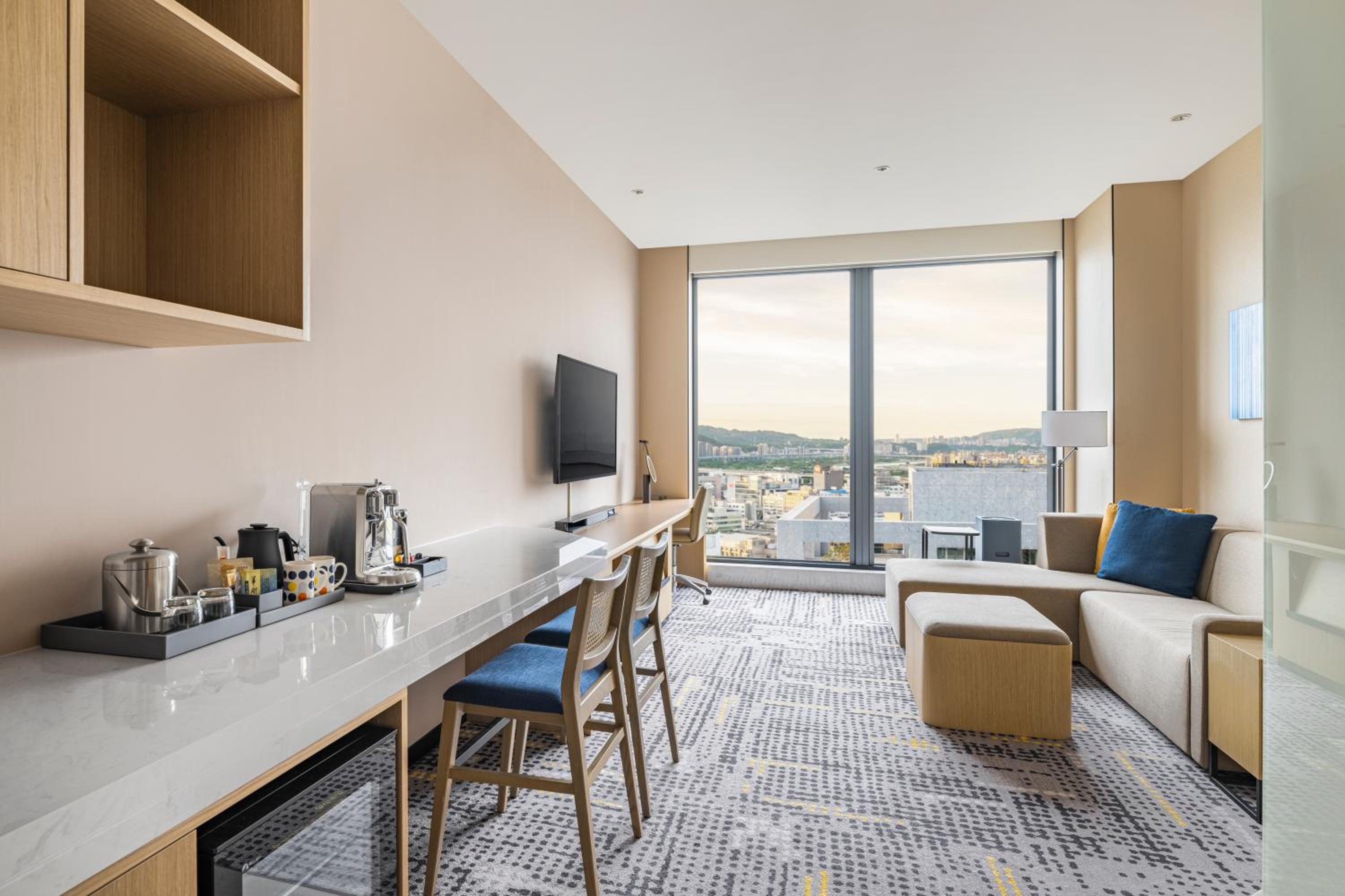 King Suite - Photo 9