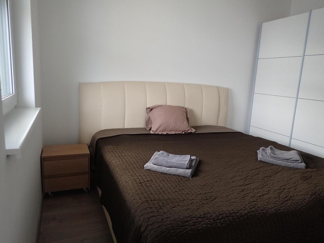 One-Bedroom Apartment - Photo 1