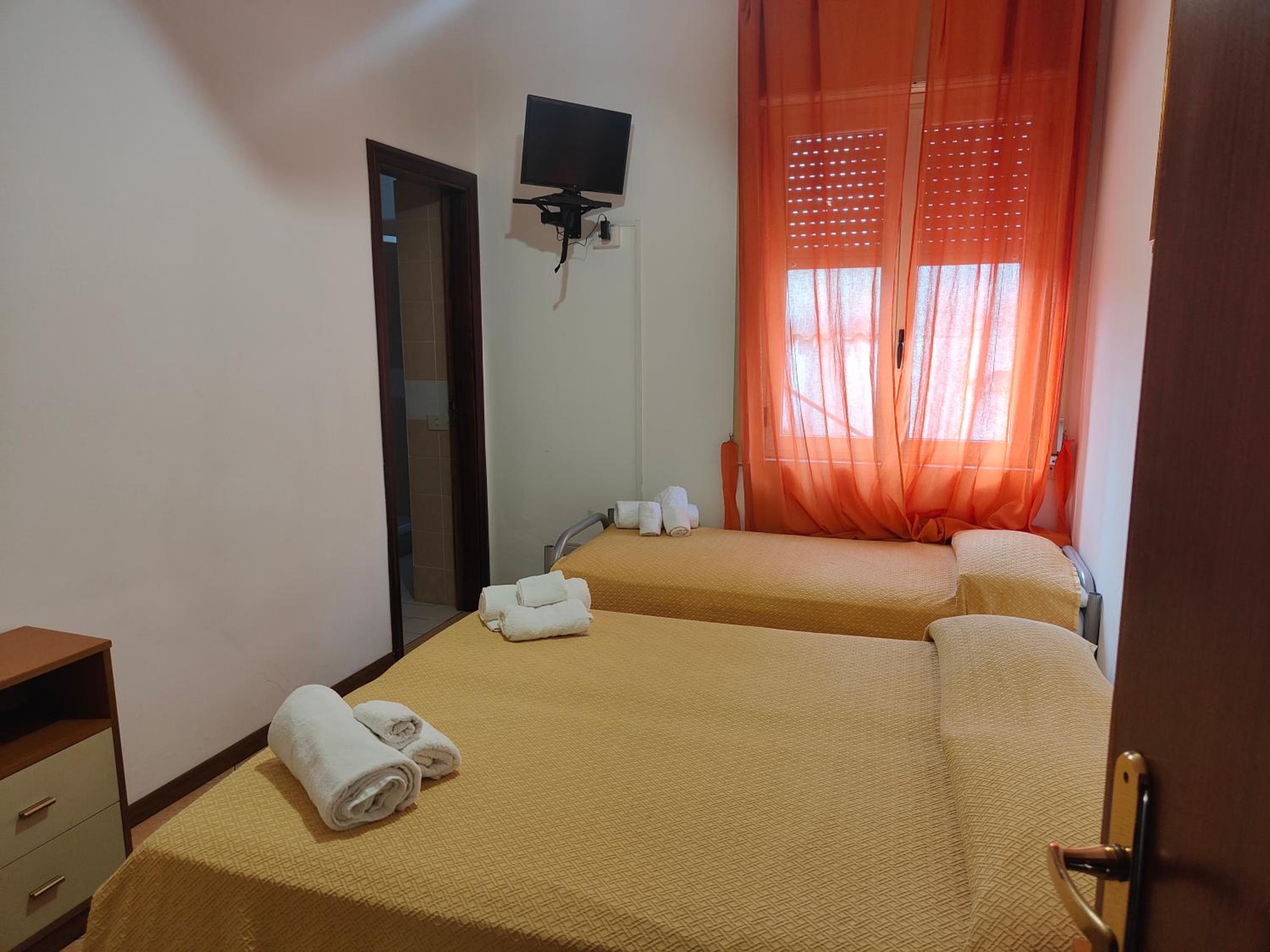 Standard Double Or Twin Room photo 2