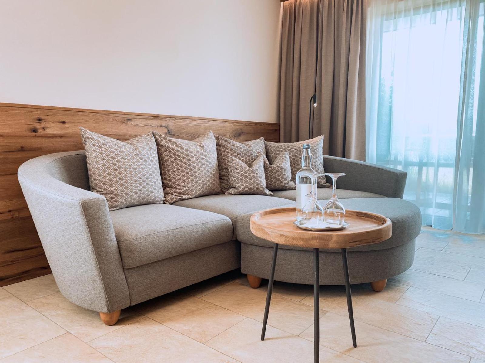 Two-Bedroom Suite with Balcony or Terrace - Photo 8