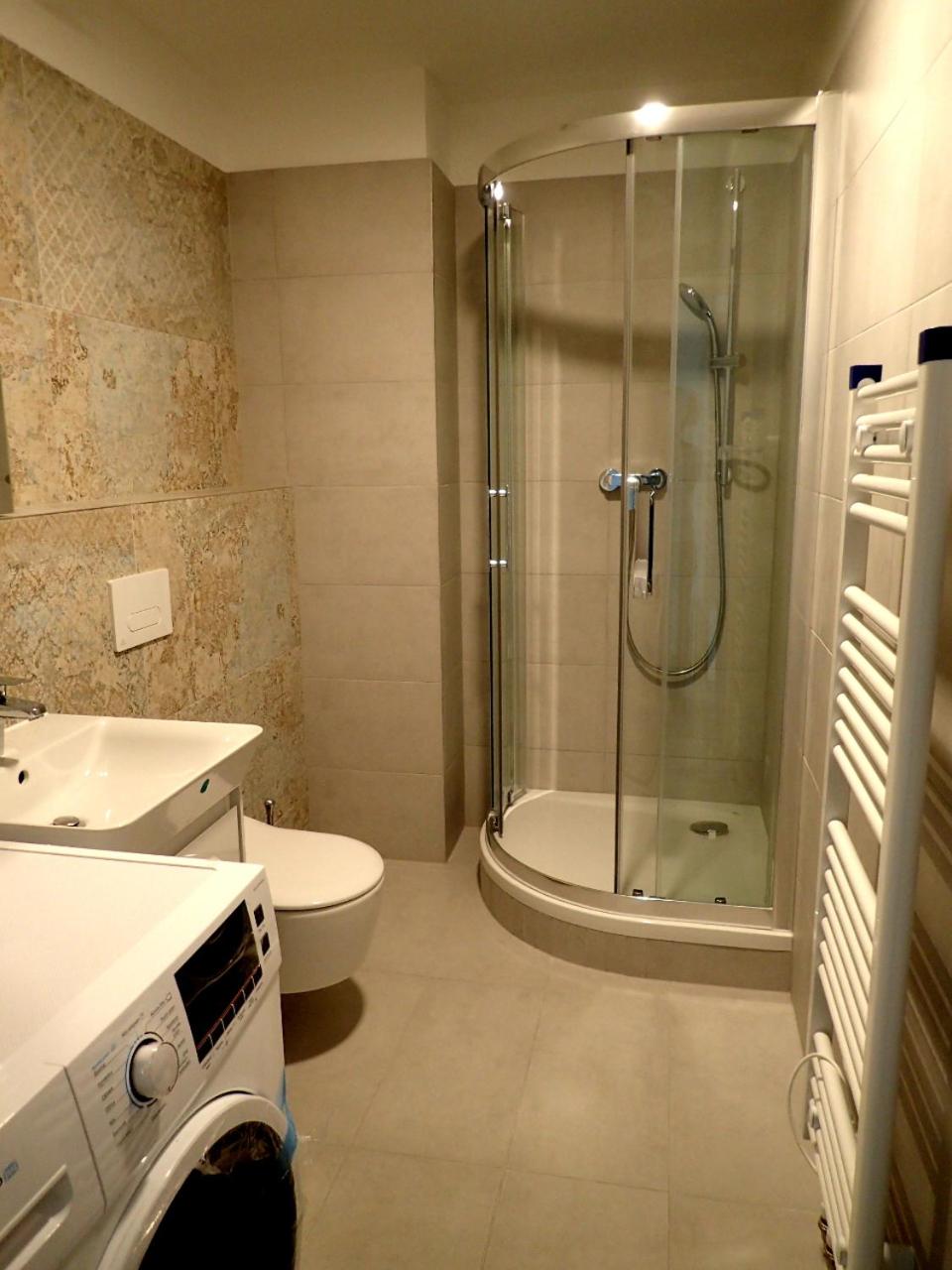 One-Bedroom Apartment - Photo 3