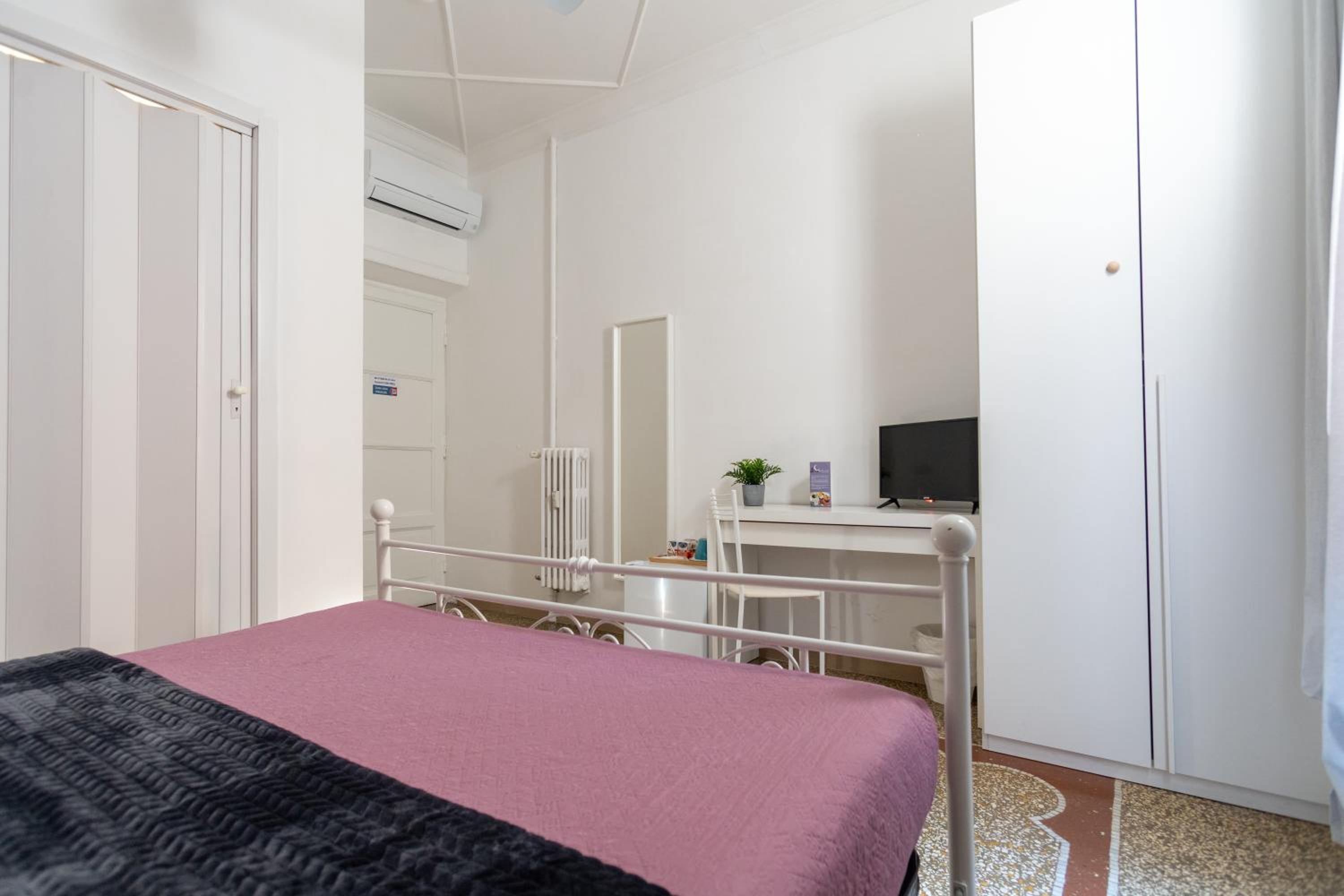 Large Double Room photo 3