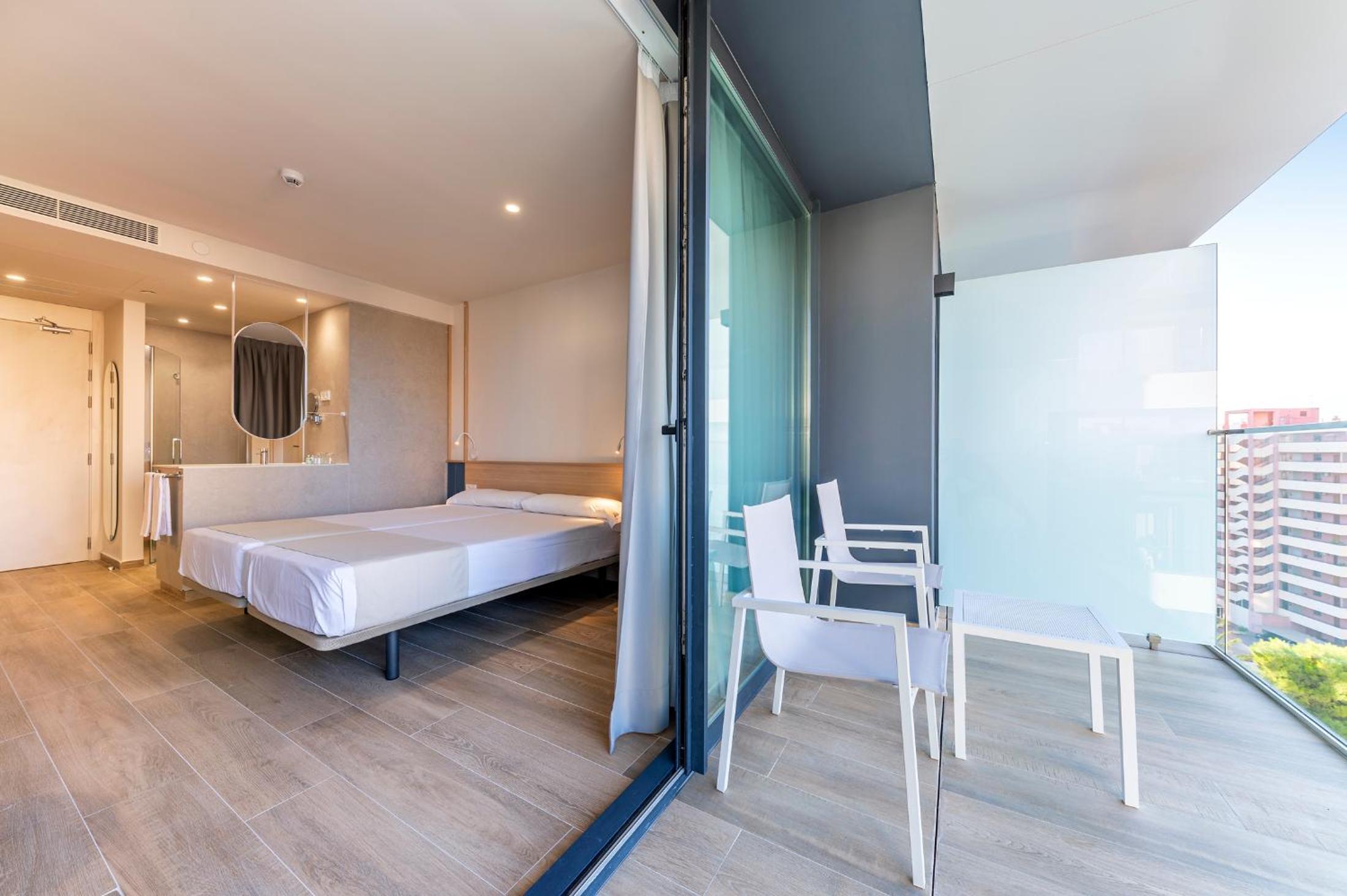 Habitación Doble con Terraza (1 Adulto + 1 Niño)