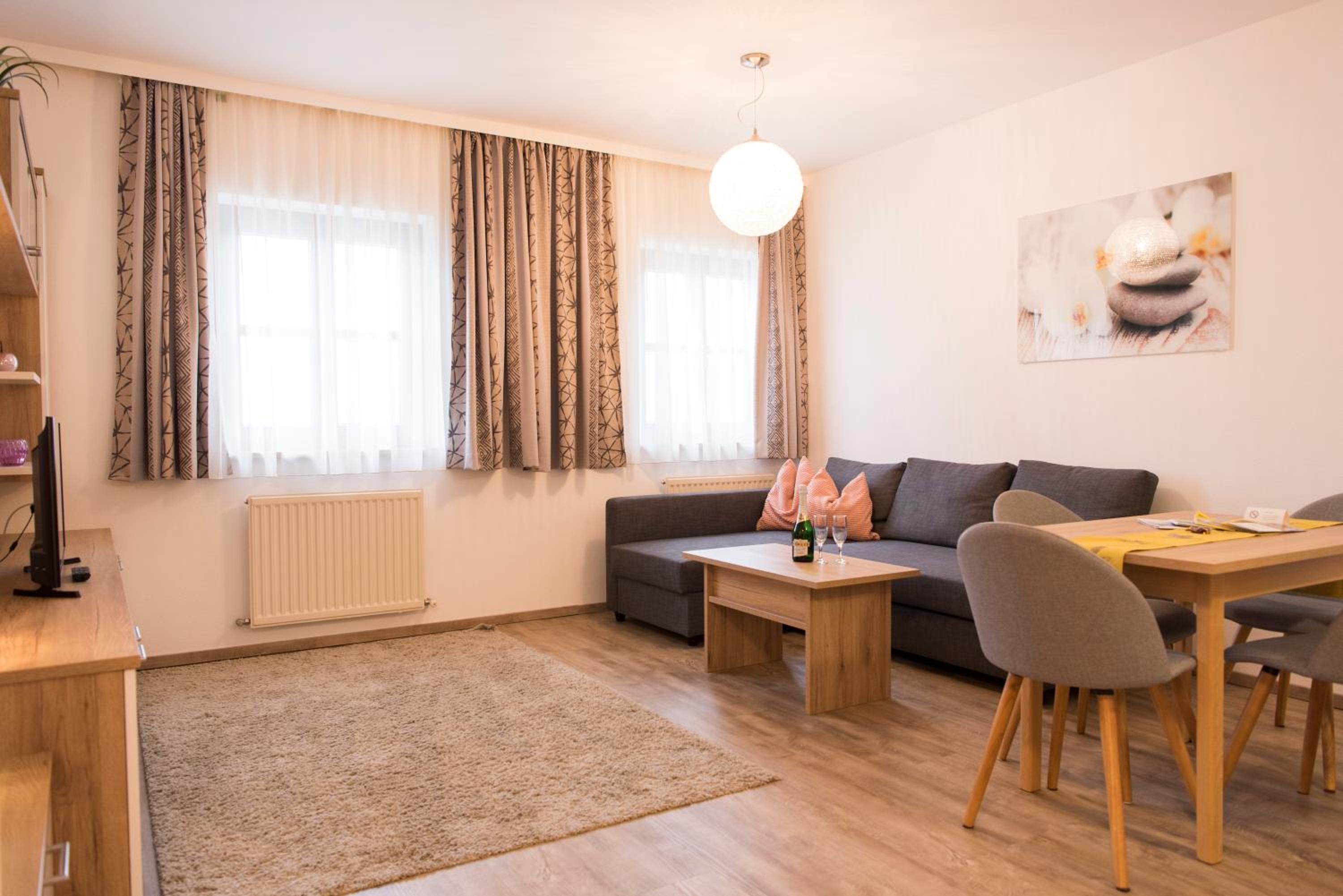 One-Bedroom Apartment - Photo 15
