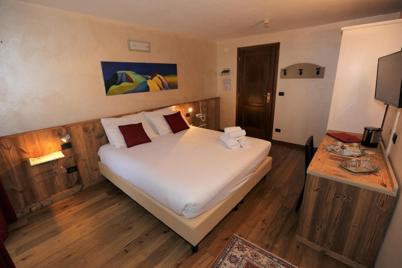 Double Room - Photo 10
