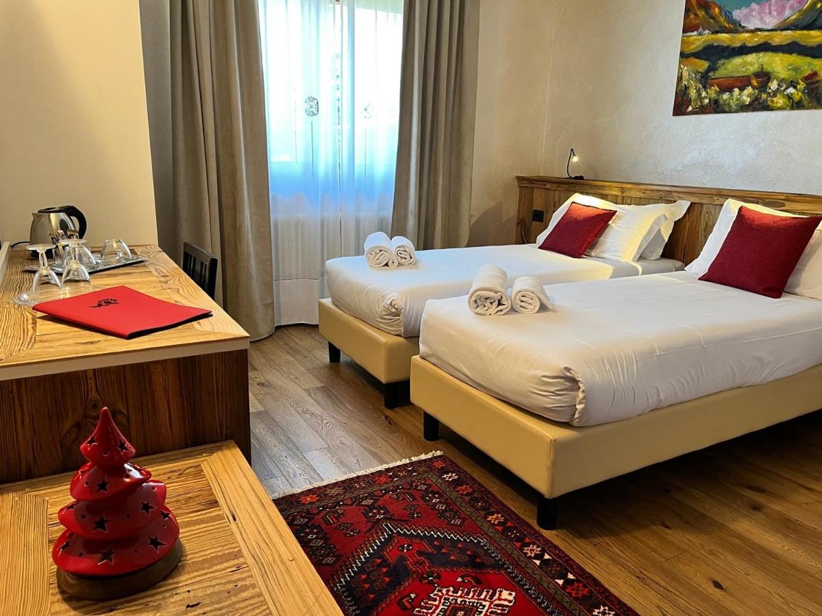 Double Room - Photo 12