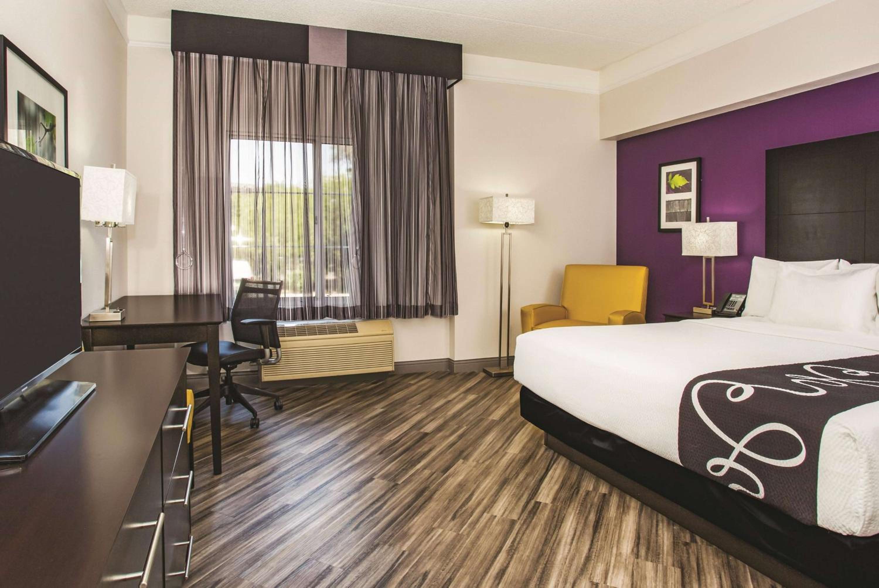 King Room - Disability Access - Photo 3