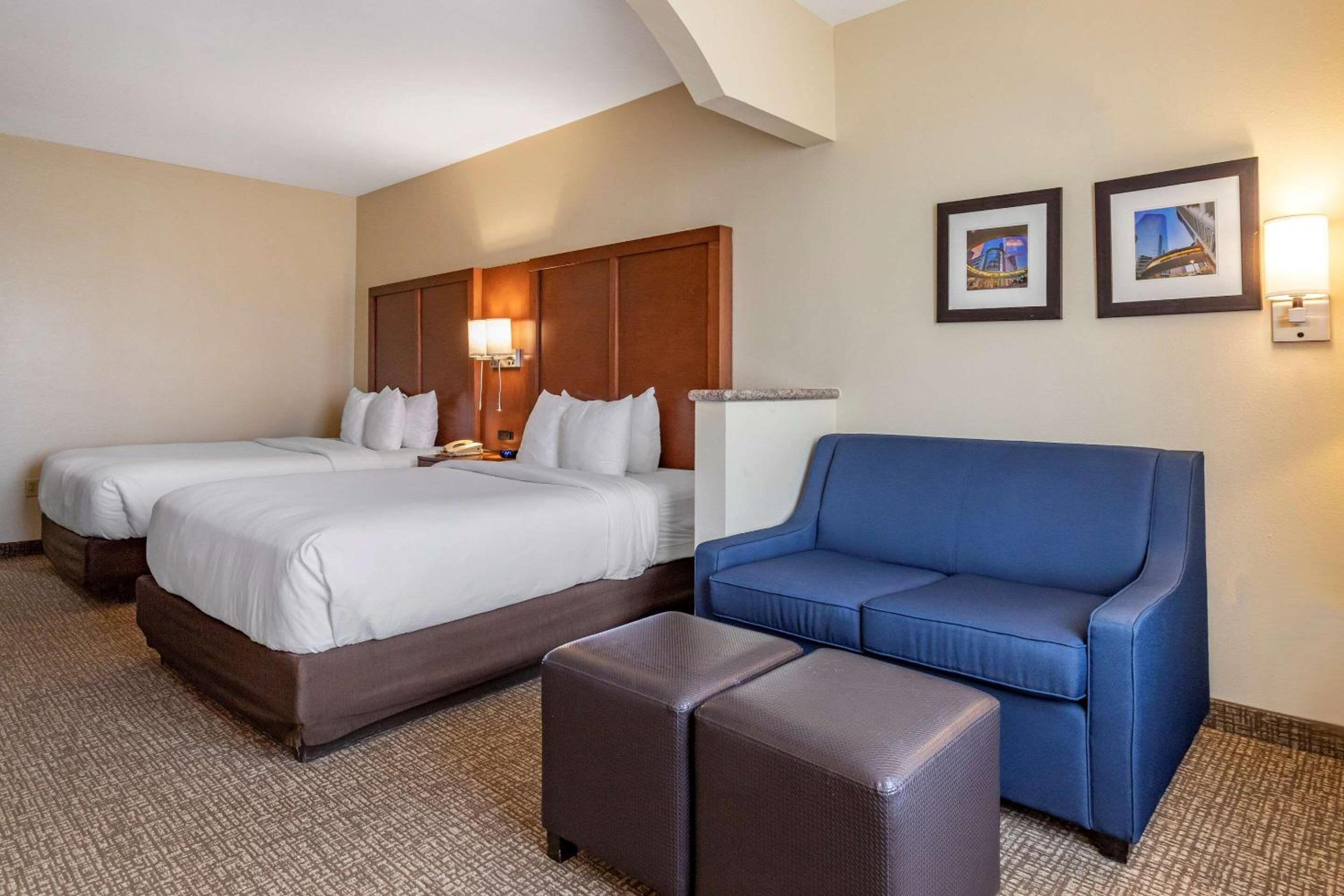 Suite with Two Queen Beds - Accessible/Non-Smoking - Photo 2