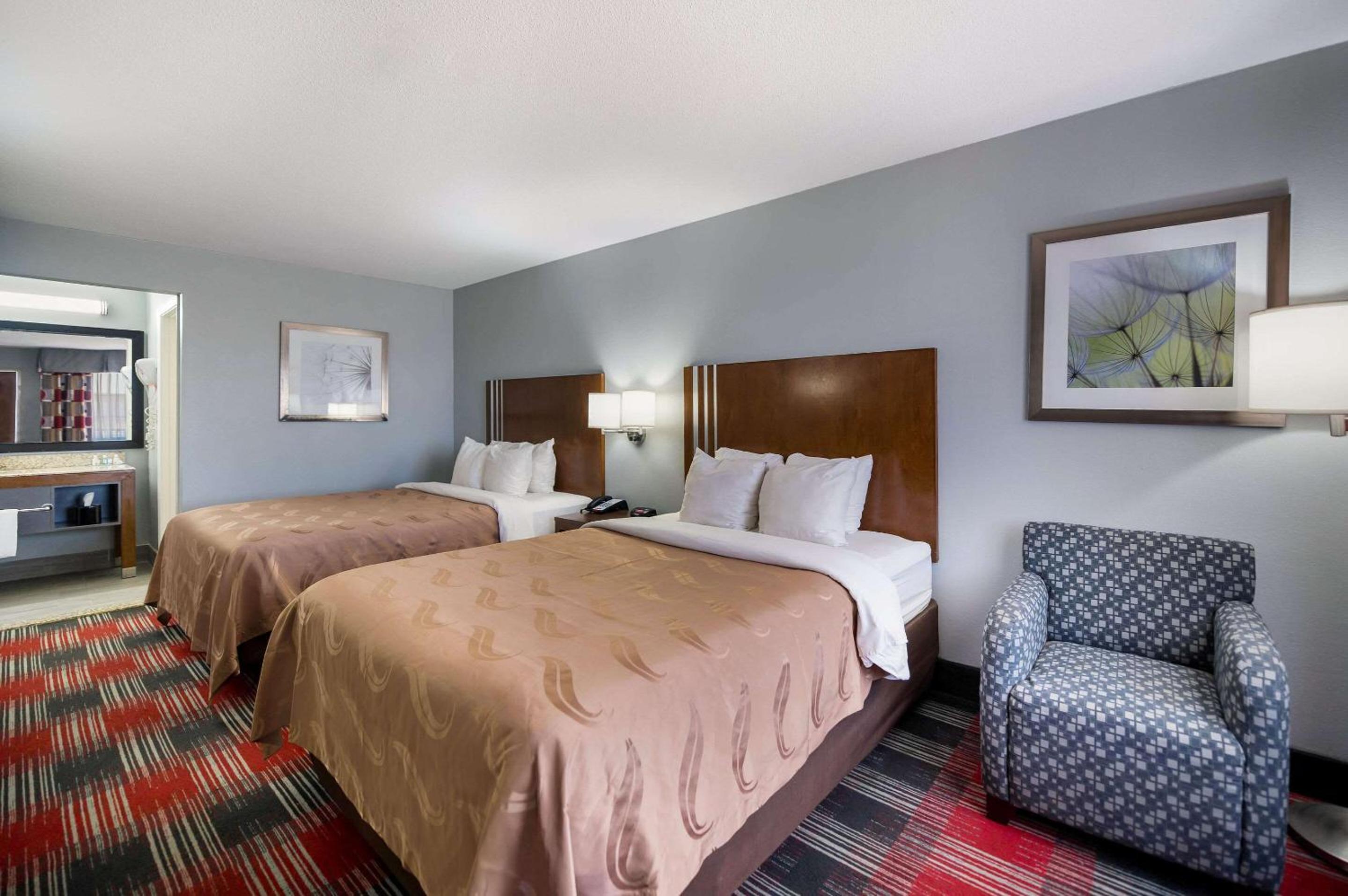 Queen Room with Two Queen Beds - Non-Smoking - Photo 1