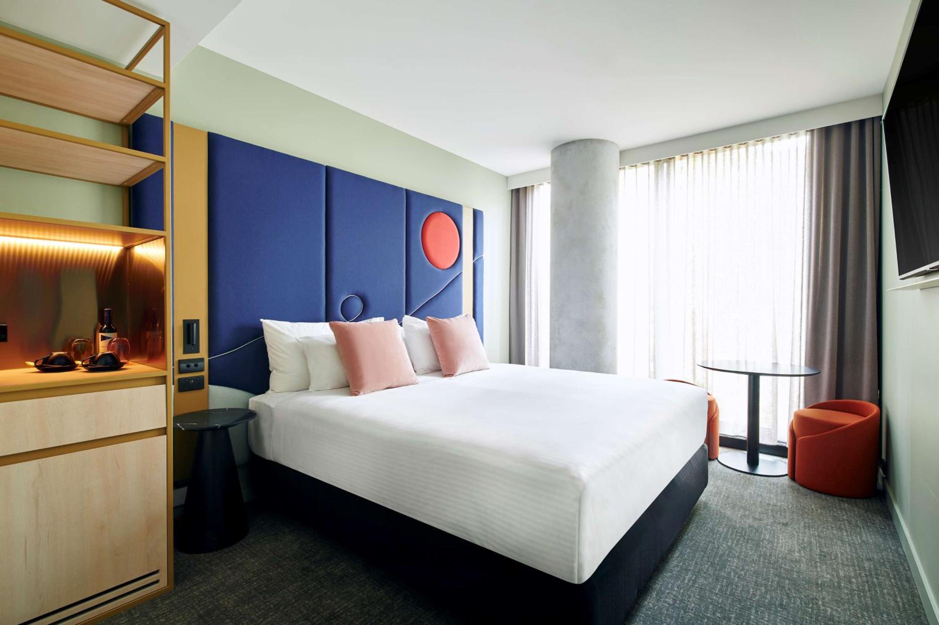 Quincy Queen or Twin Room - Photo 6