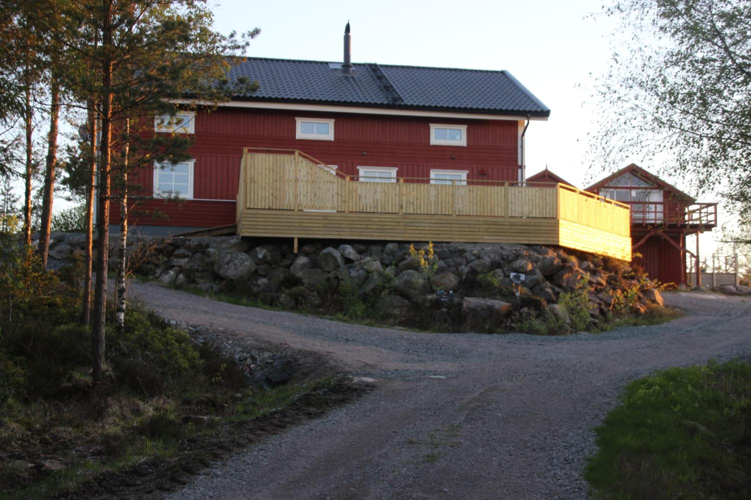Four-Bedroom House - Photo 90