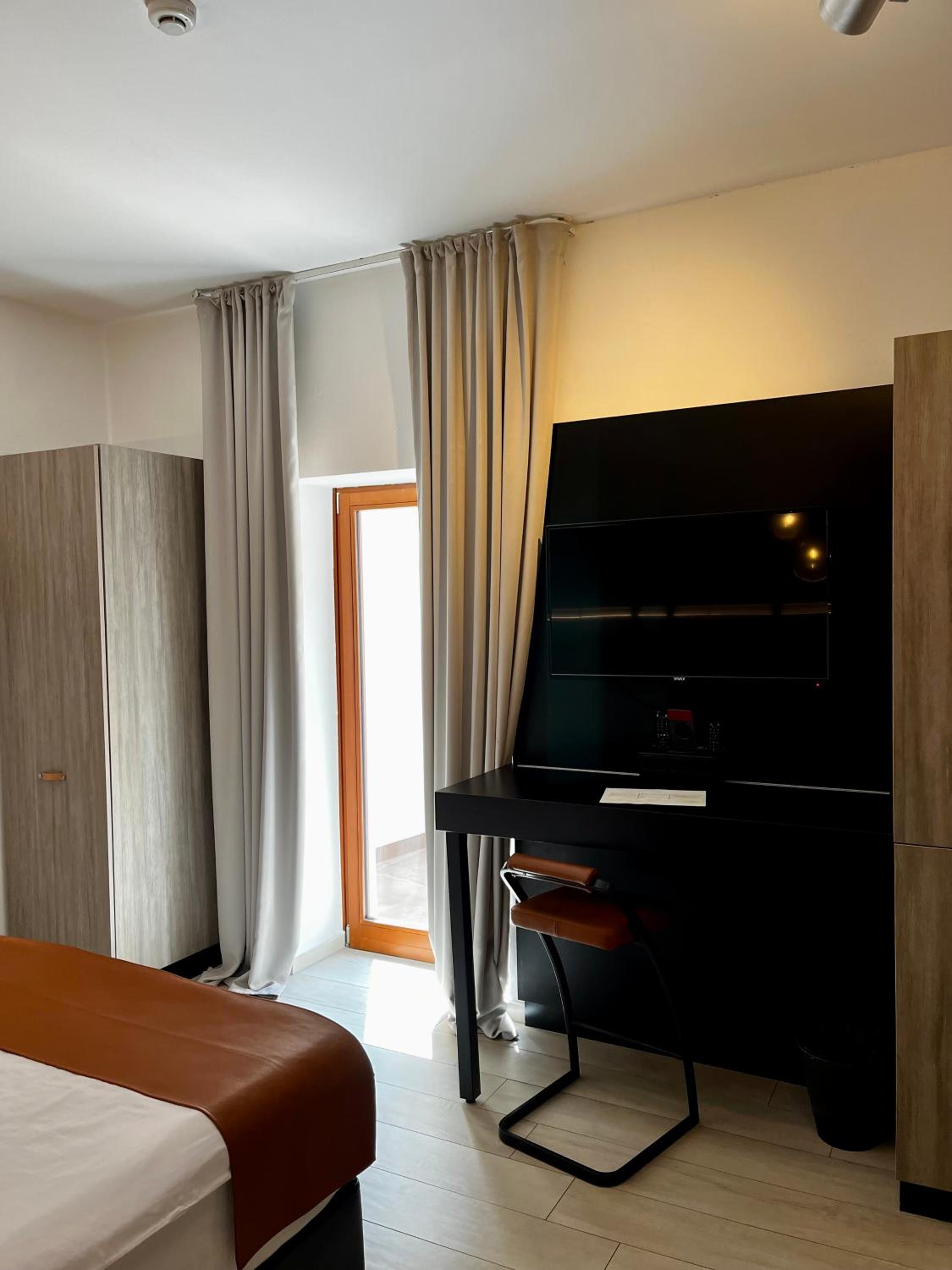 Double Room with Patio - Photo 3