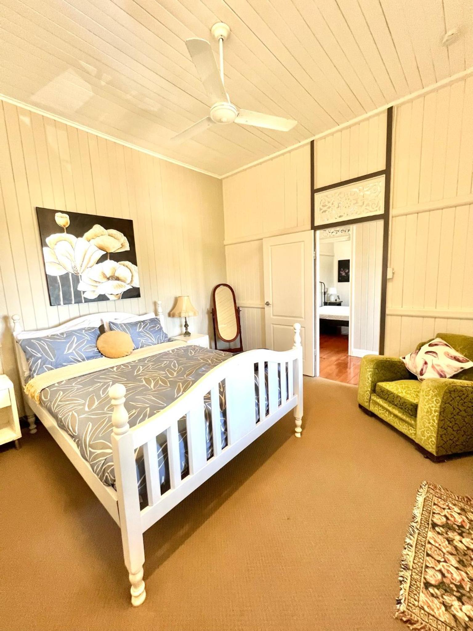 Four-Bedroom House photo 1