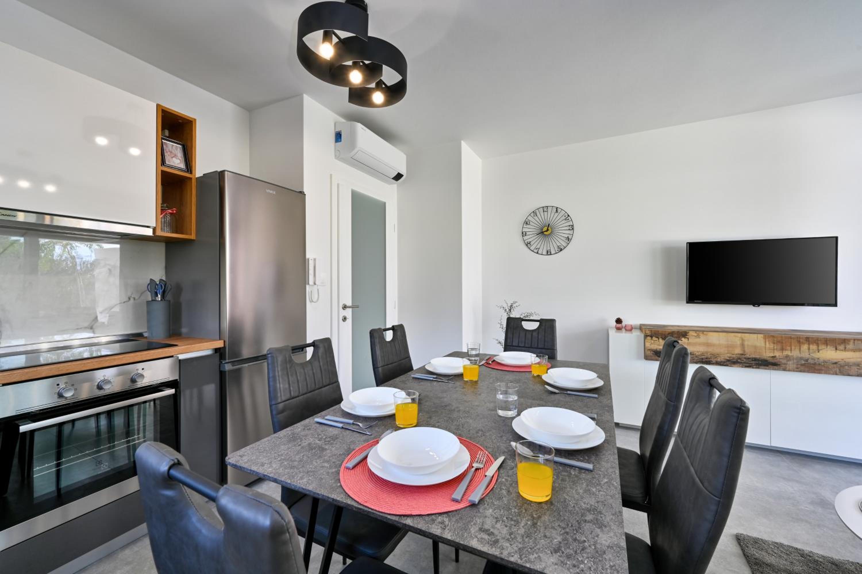 Two-Bedroom Apartment - Photo 22