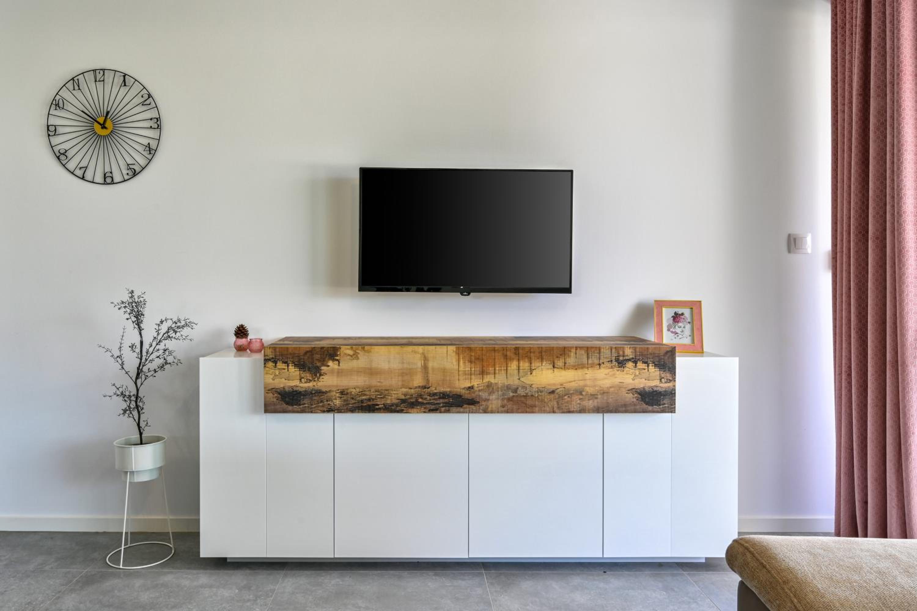 Two-Bedroom Apartment - Photo 23