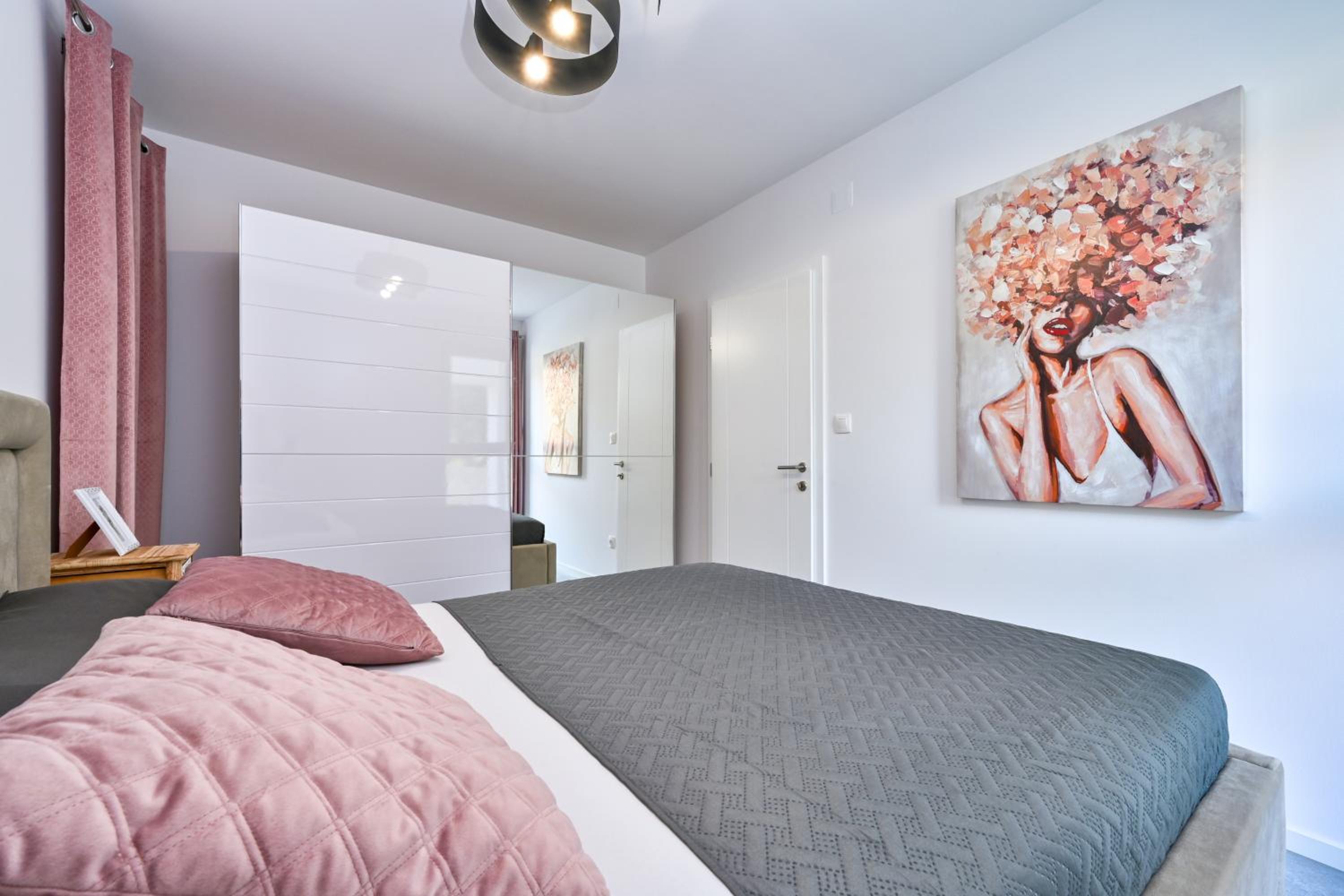 Two-Bedroom Apartment - Photo 4