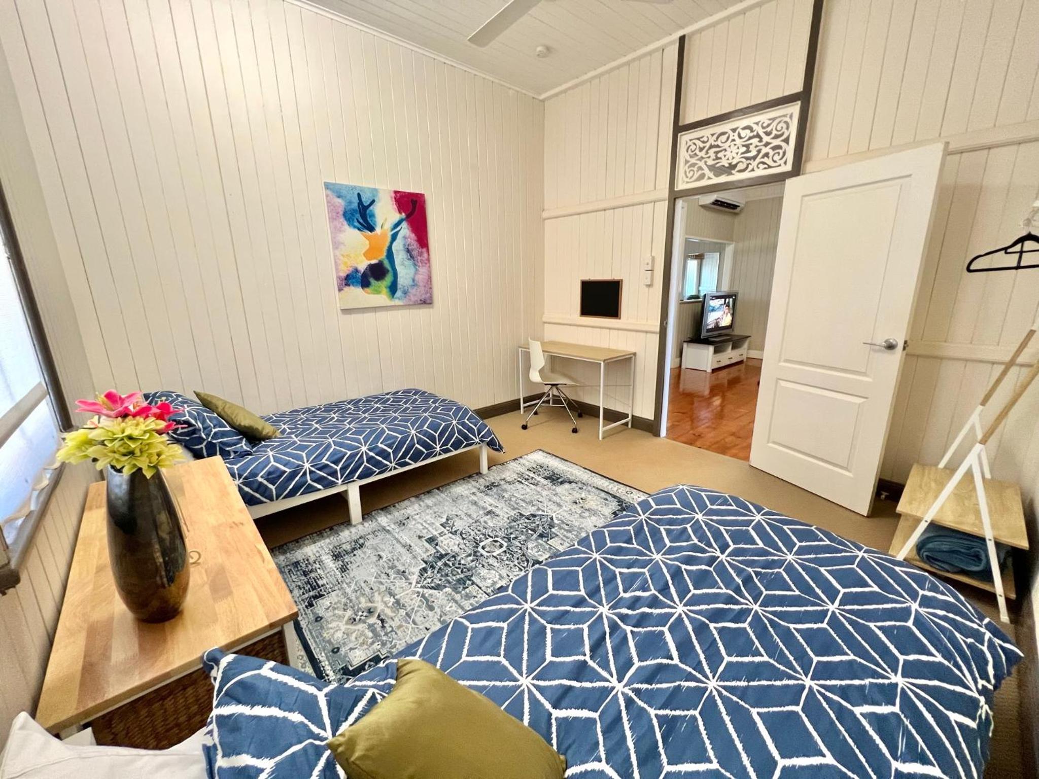 Four-Bedroom House photo 2