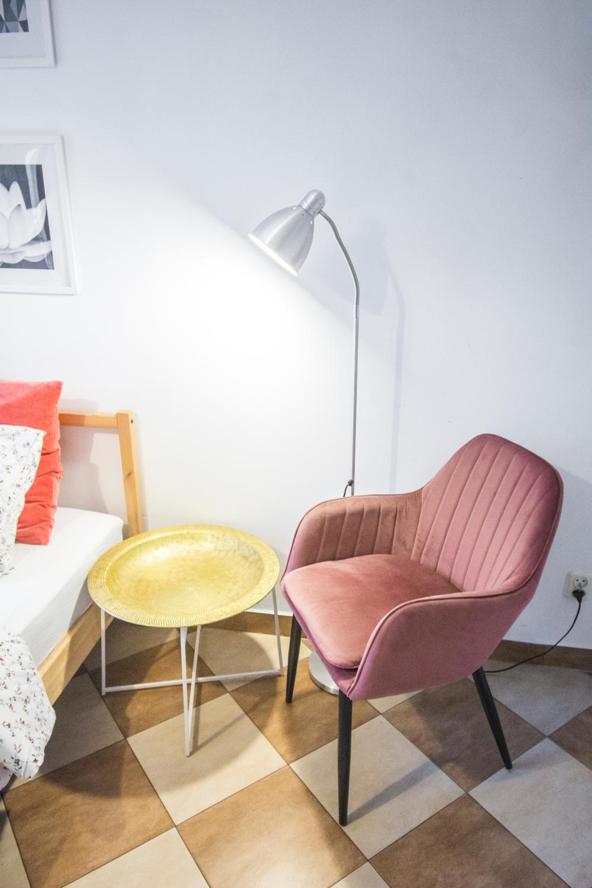 Studio Apartment - Photo 5