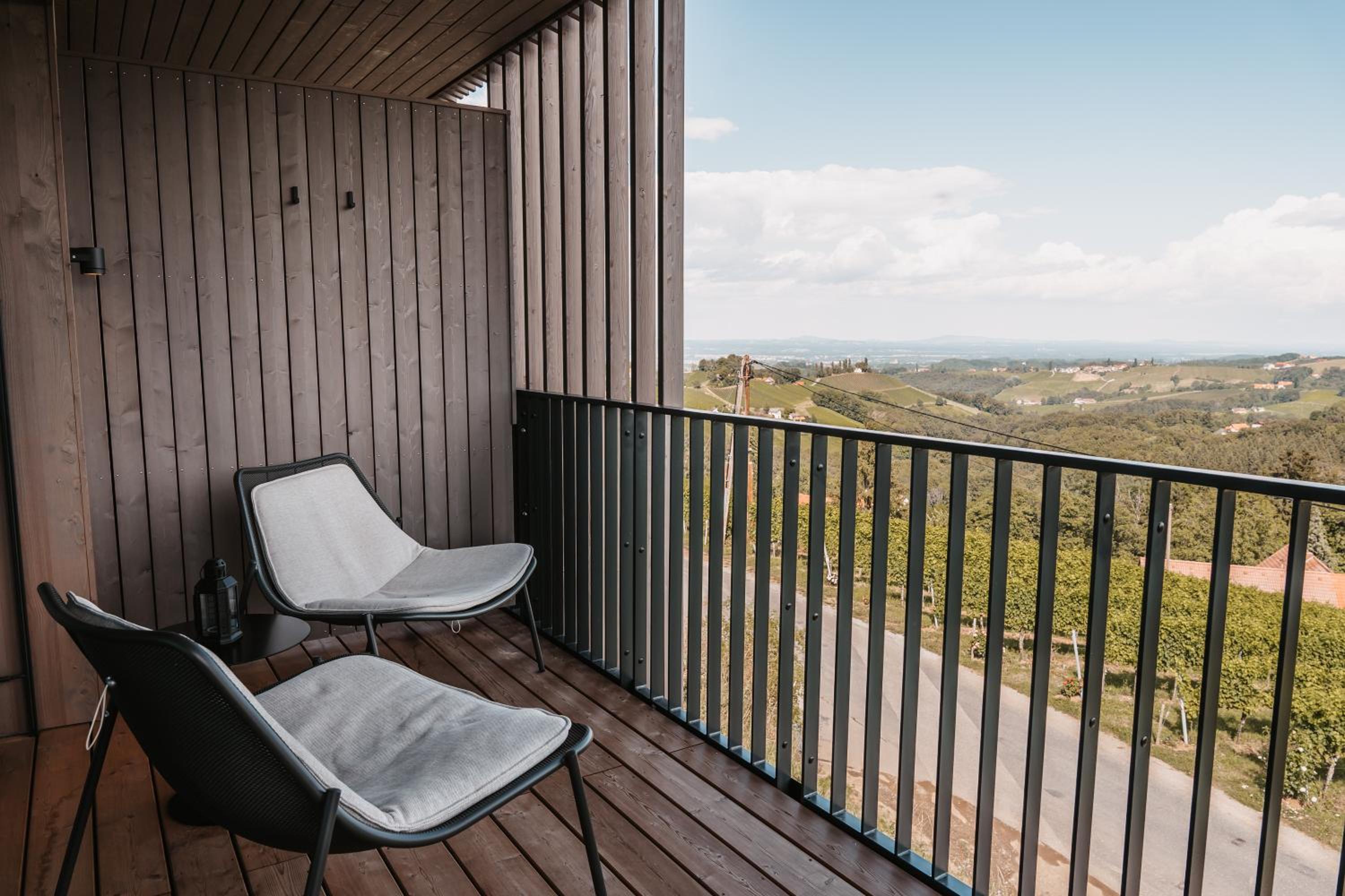 Deluxe Double Room with Balcony photo 2
